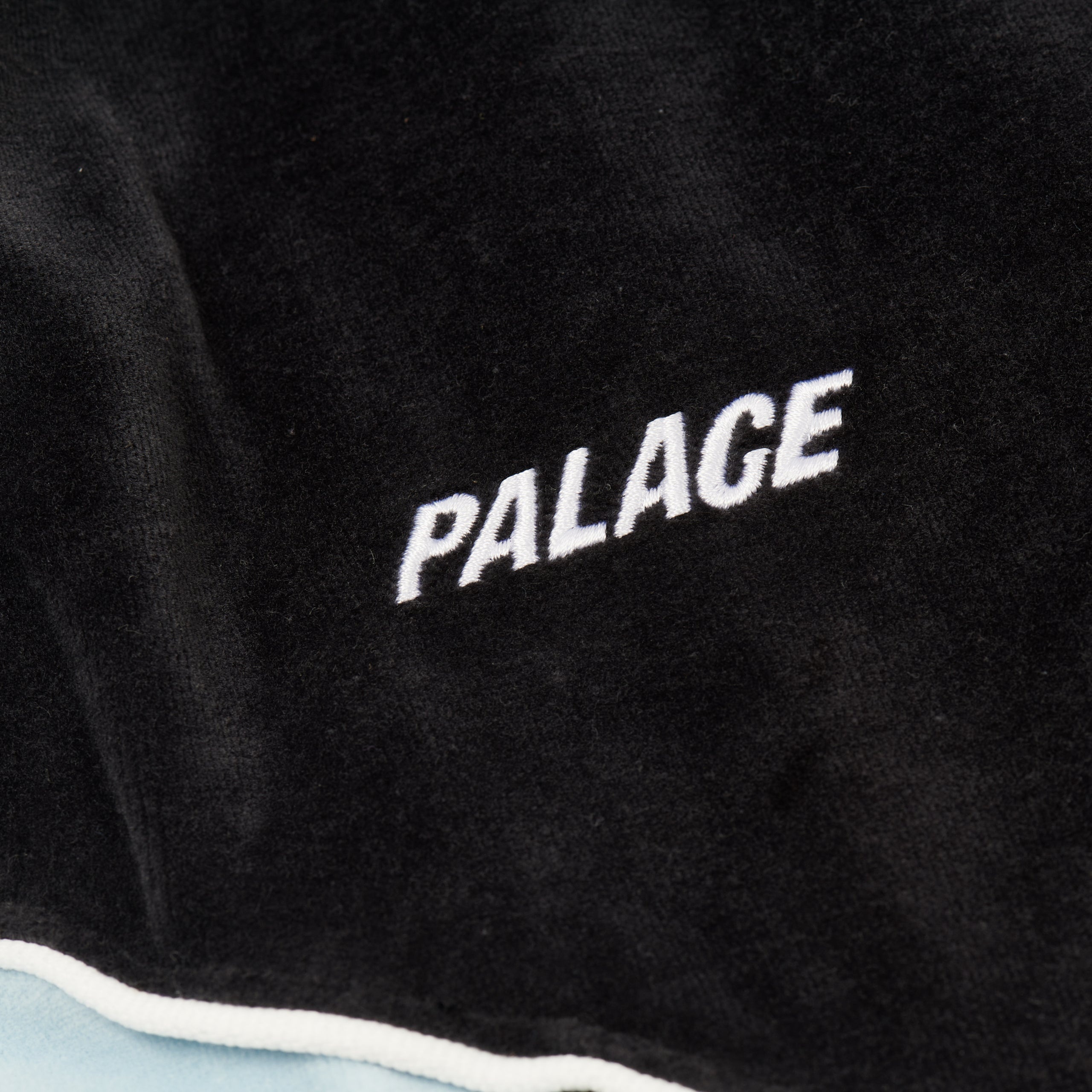 PALACE PALACE NEEDLES TRACK JOGGER BLACK | REVERSIBLE
