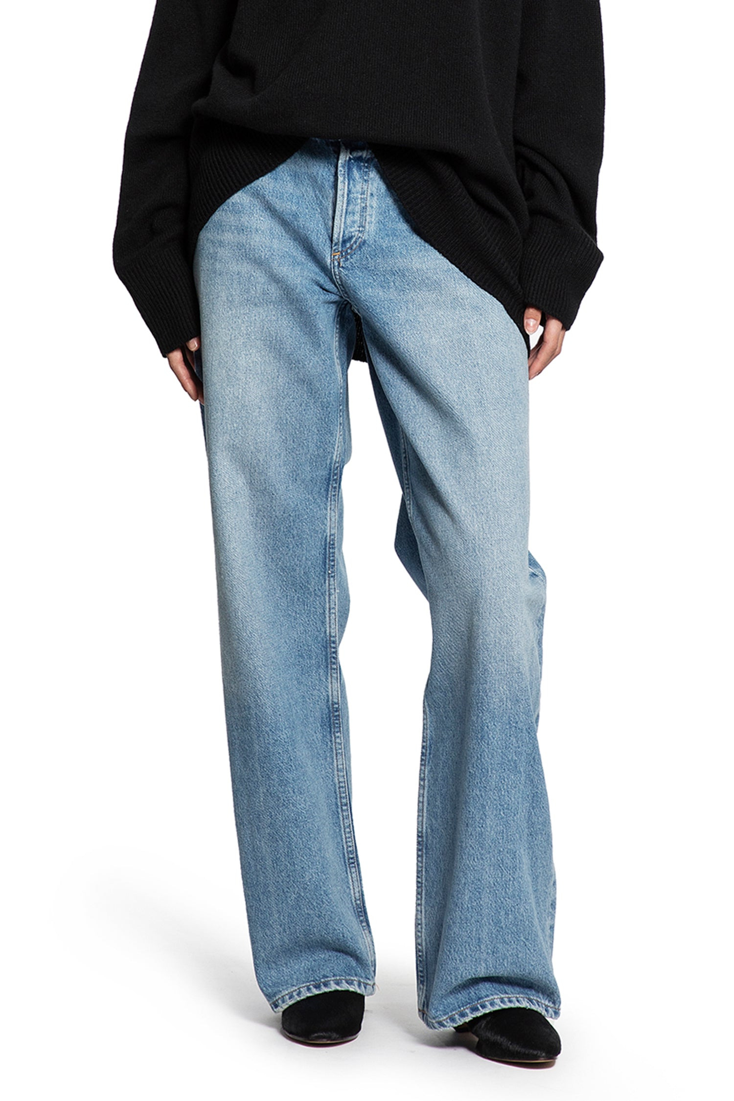Low Rise Loose Fit Jeans - 6
