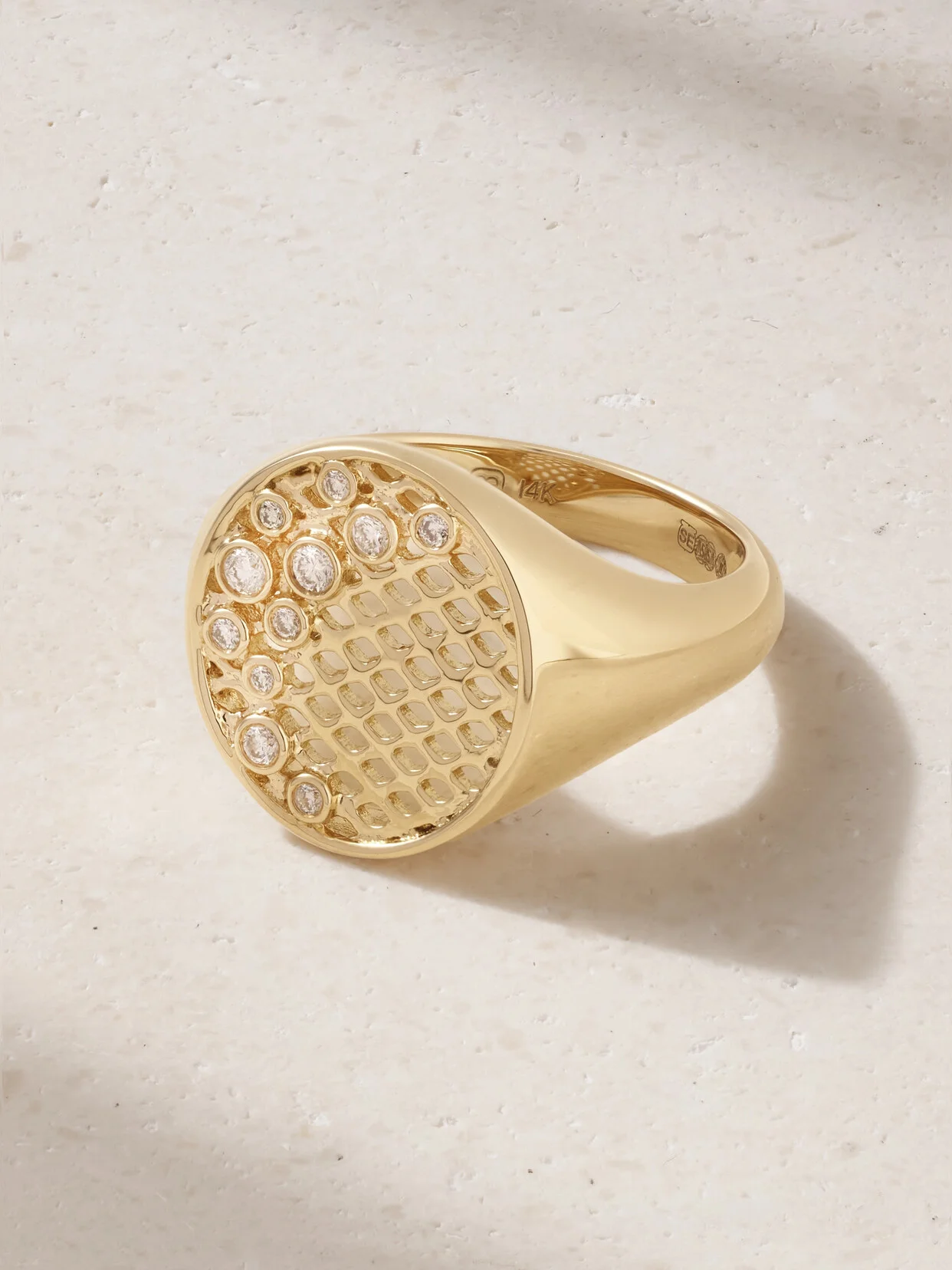 Oval Fishnet 14-karat Diamond Signet Ring - 1