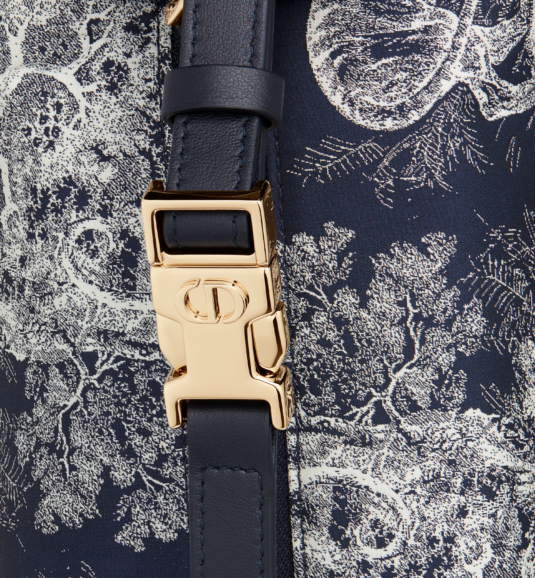 Dior Medium DiorTravel Nomad Pouch | REVERSIBLE