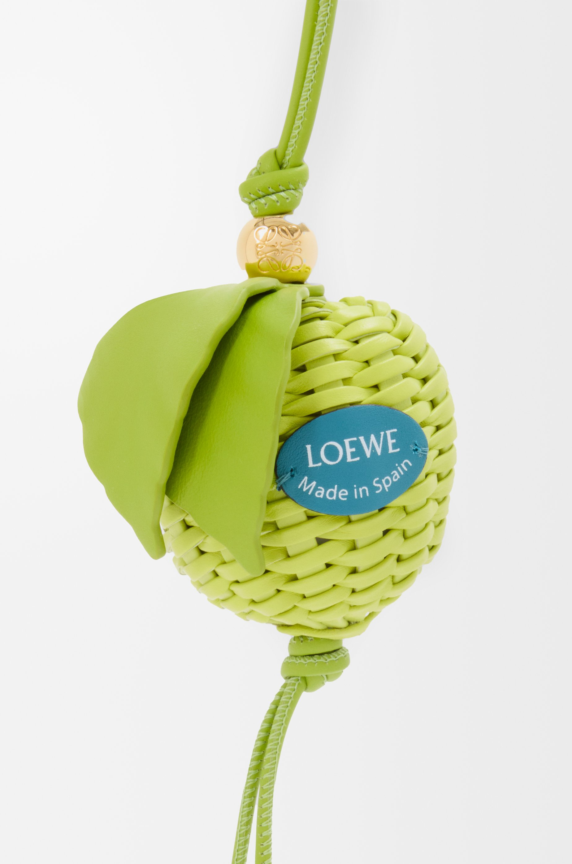 Apple charm in calfskin - 3