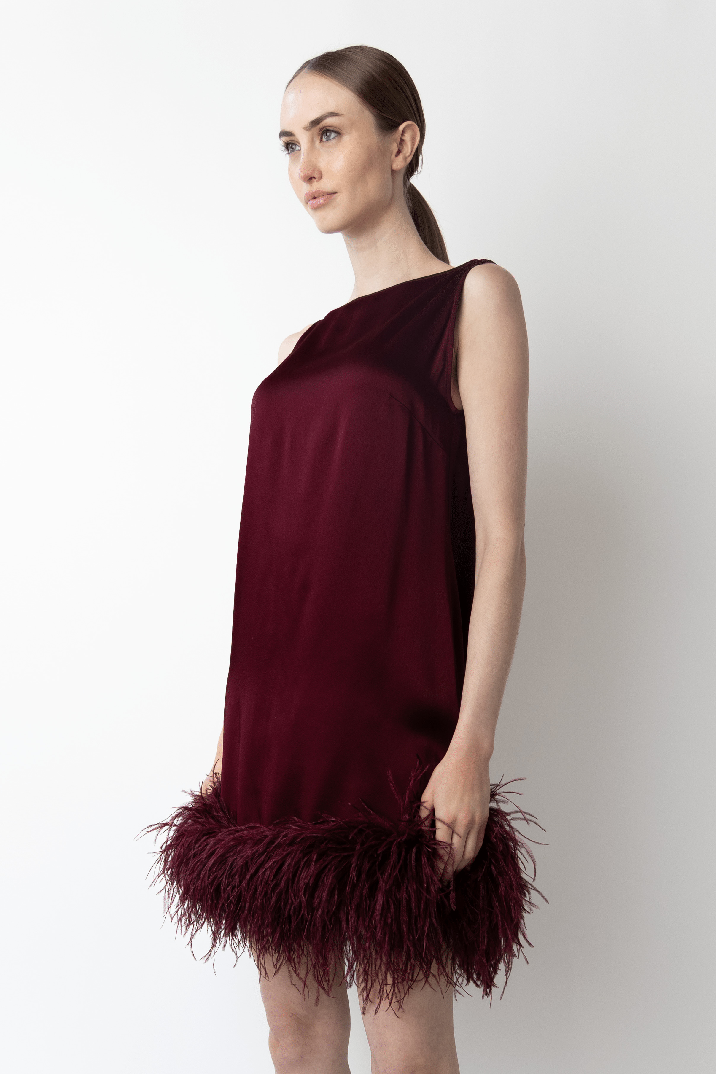Satin Sleeveless Mini Dress With Feathers - 4