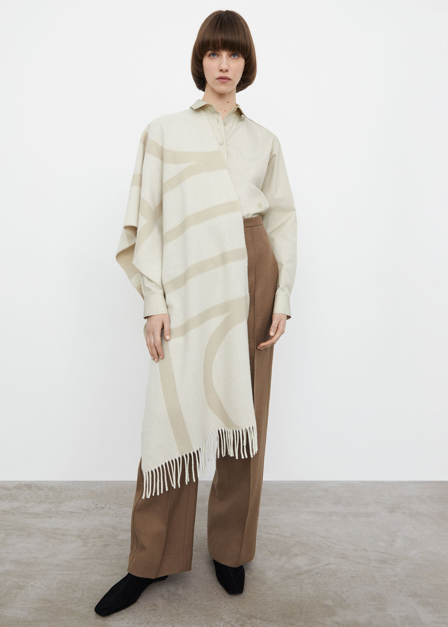 Monogram jacquard wool scarf eggnog - 3