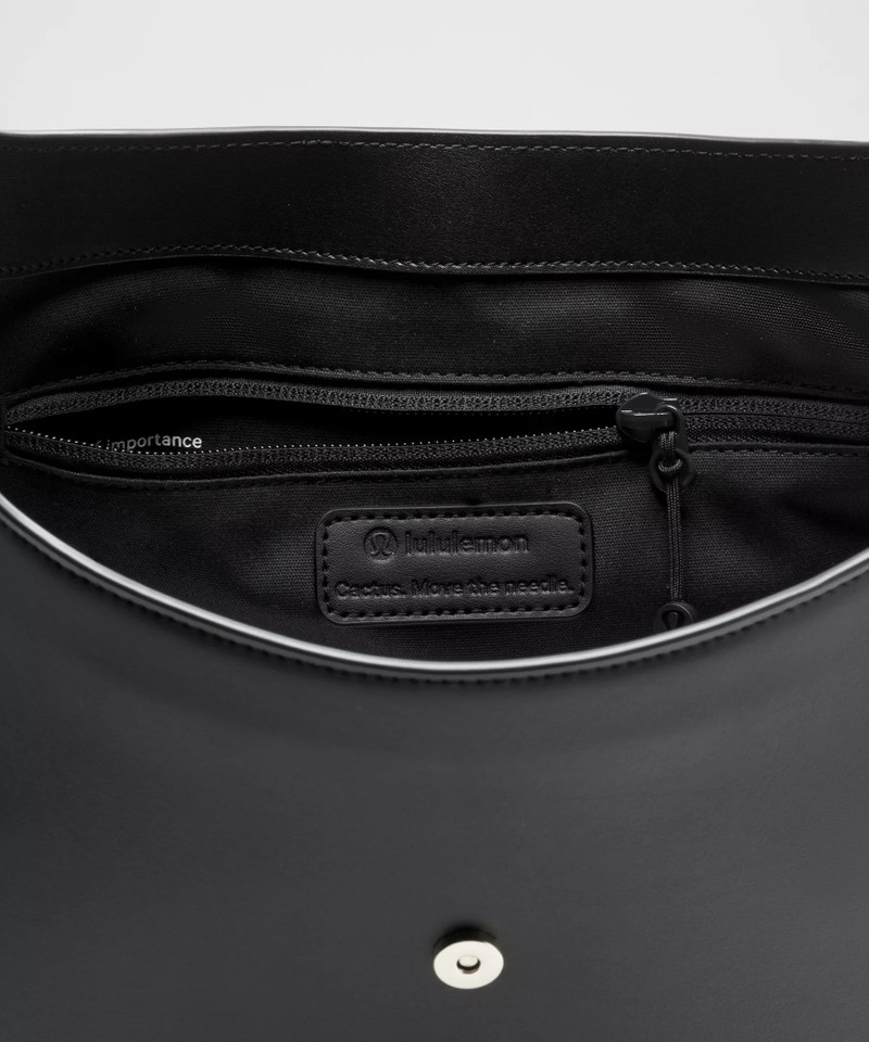 Leather Alternative Shoulder Bag 8L 5