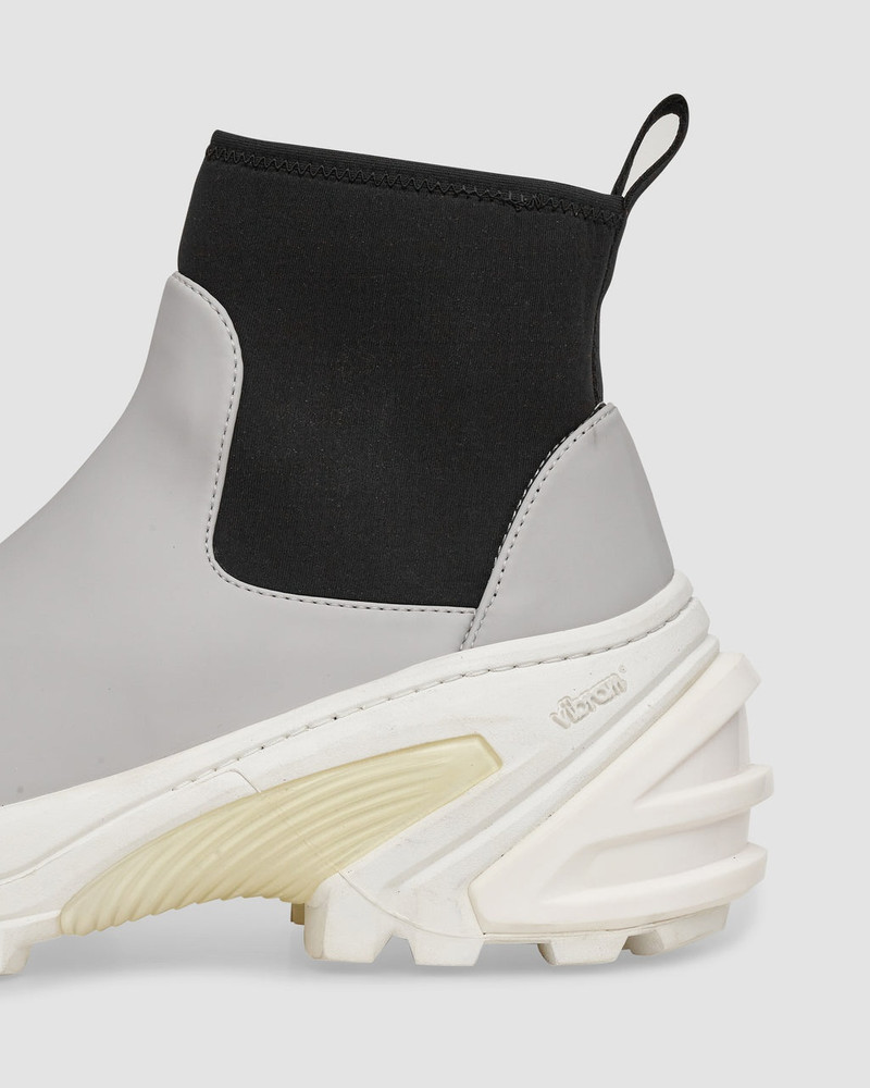 MID BOOT WITH VIBRAM SOLE 7