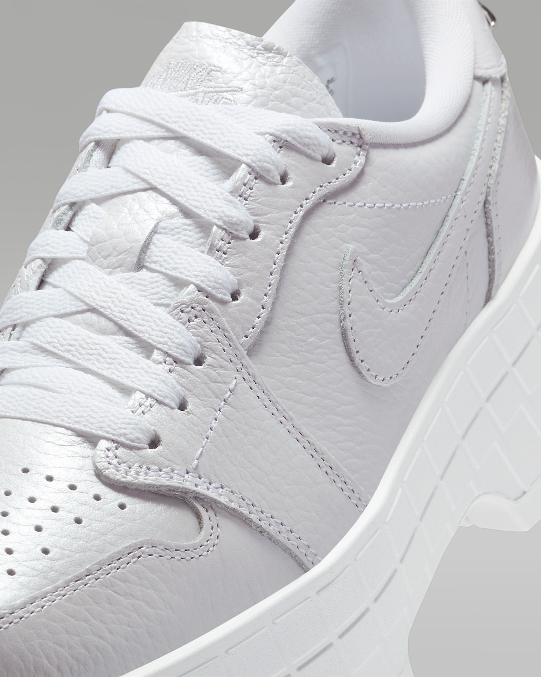 Air Jordan 1 Brooklyn Low Women's Shoes - 7