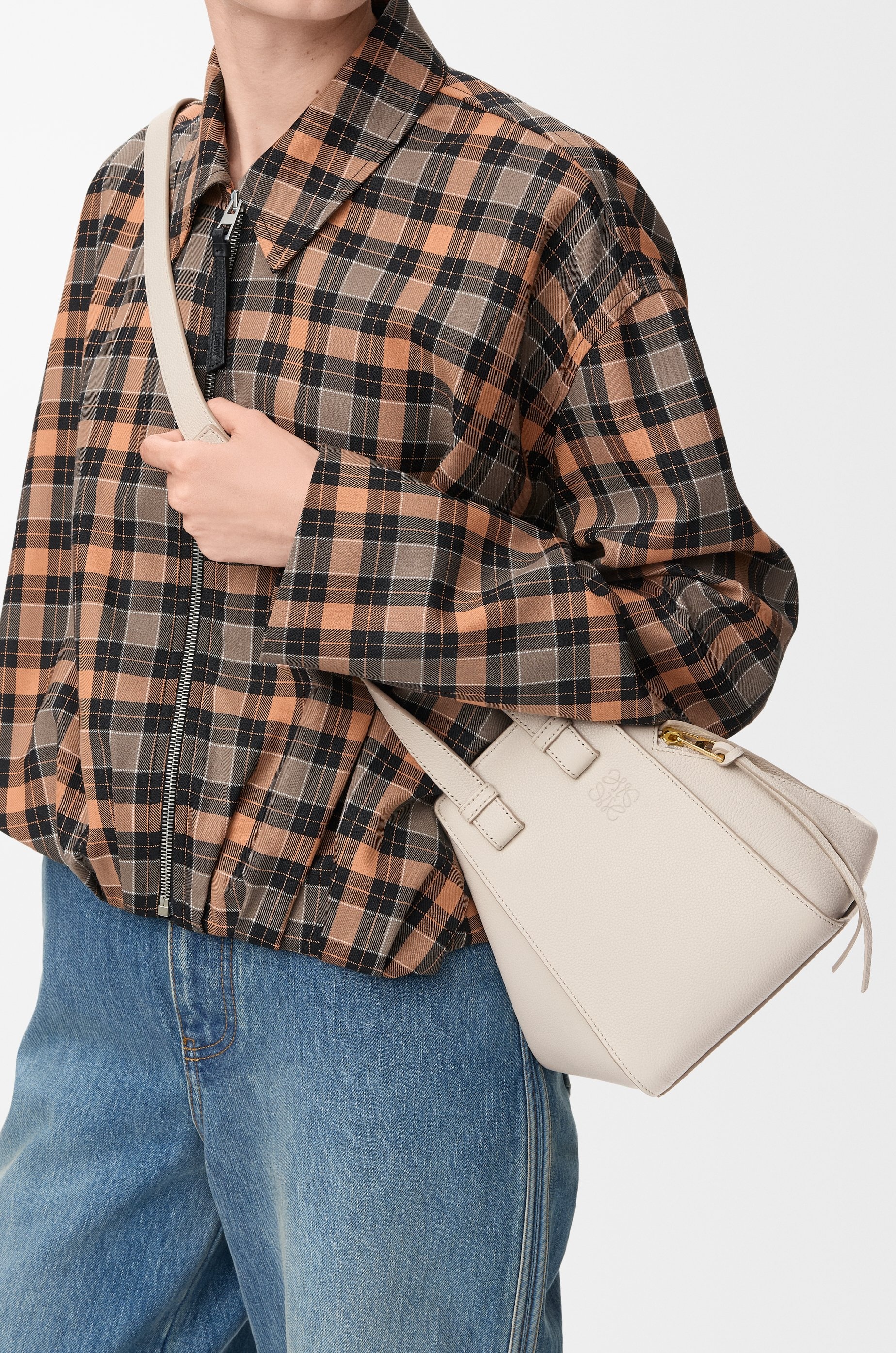 Compact Hammock bag in soft grained calfskin - 2