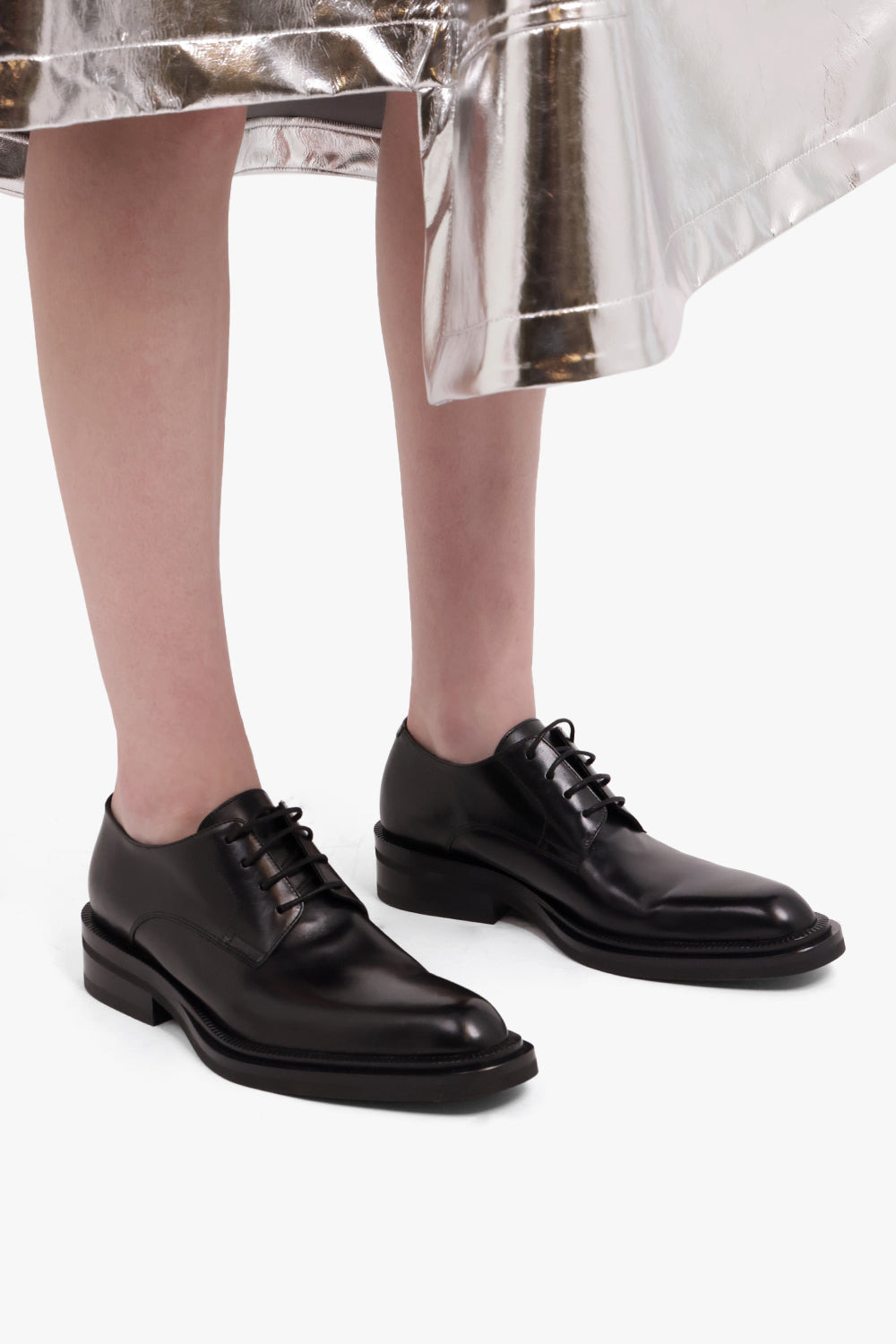 SHINY HEELED BROGUE | BLACK - 5