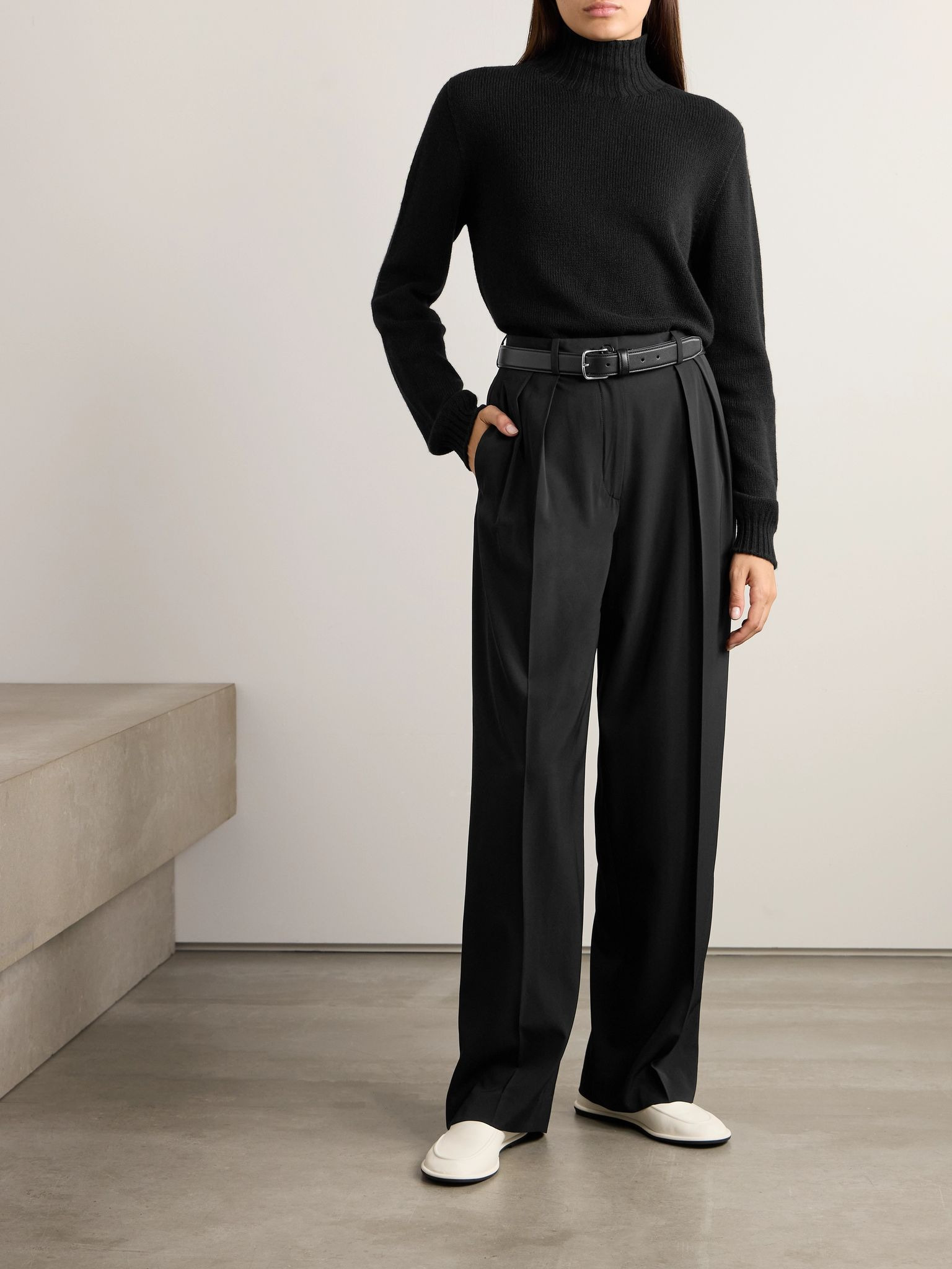 Essentials Kensington cashmere turtleneck sweater Black - 2