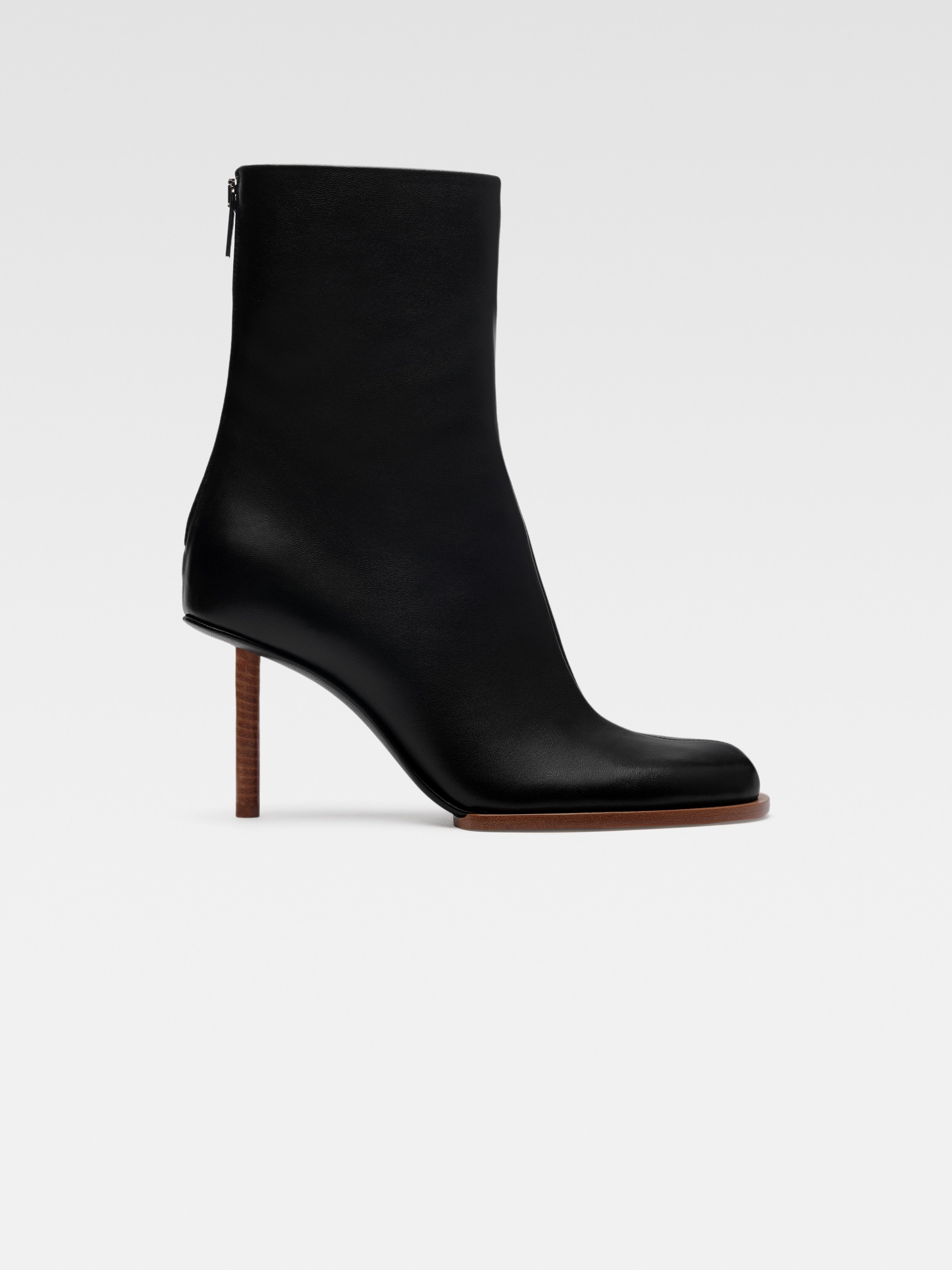 Jacquemus Les Chelsea Pavane Ankle Boots