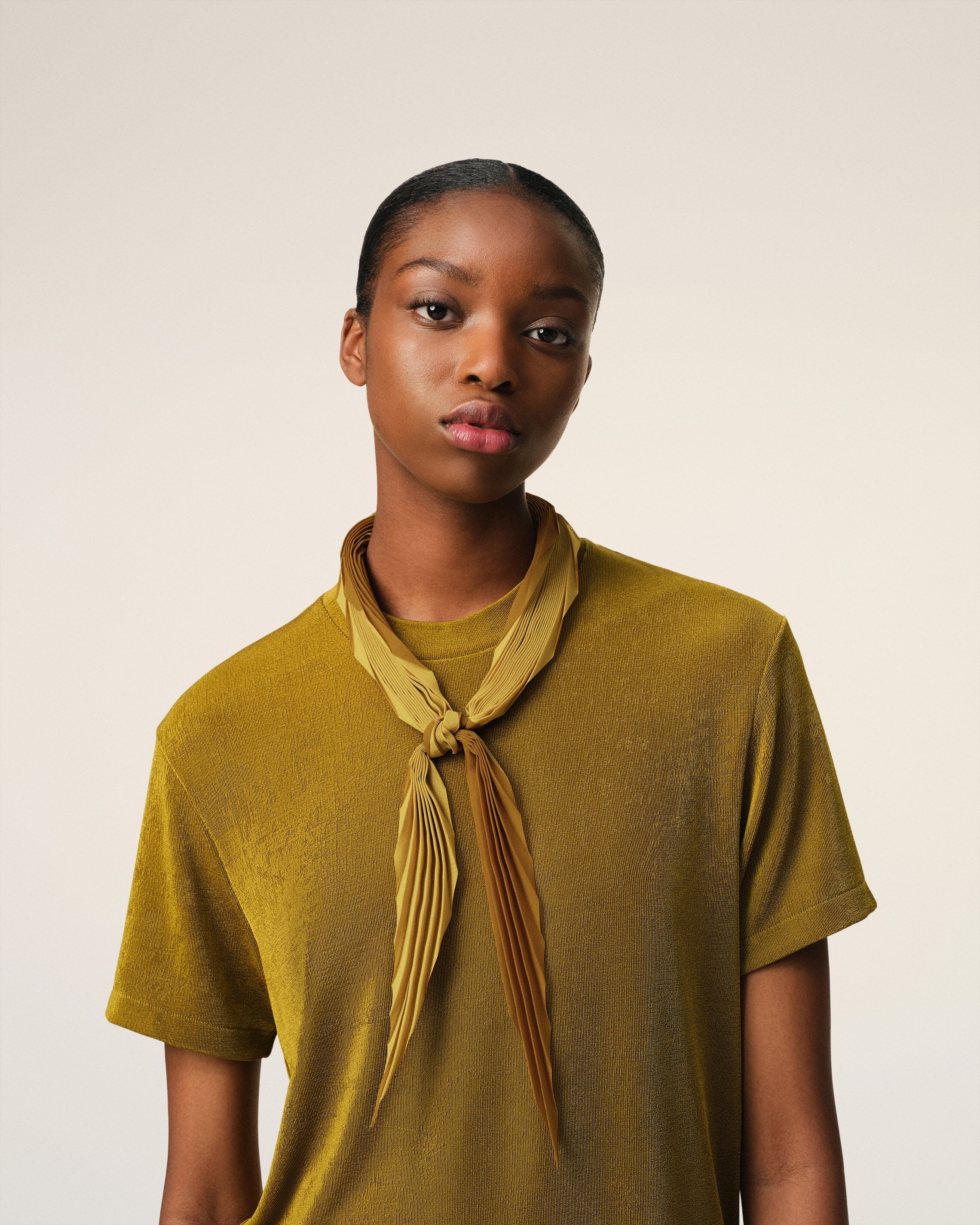 MUSTARD PLEATED DIAMOND SHAPED SCARF - 2