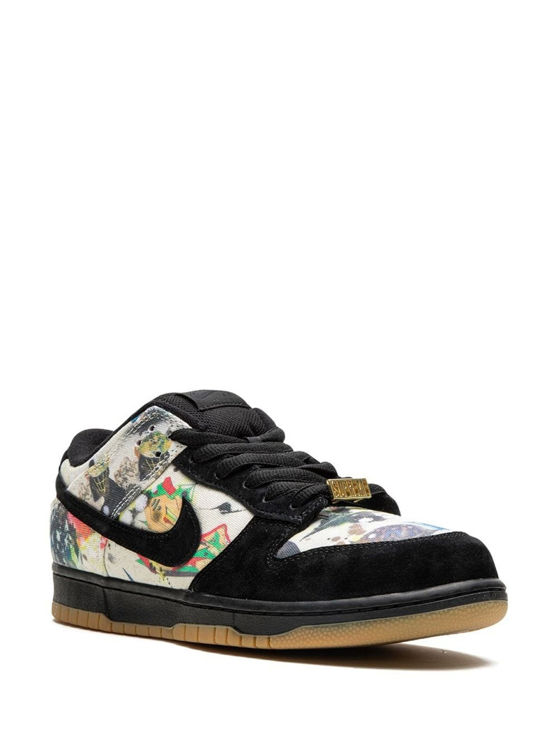 Nike x 대 SB 덩크 낮은 "Rammellzee"스니커 outlook