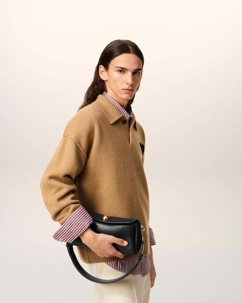 AMI Paris BLACK LEATHER CARROUSEL BAG outlook
