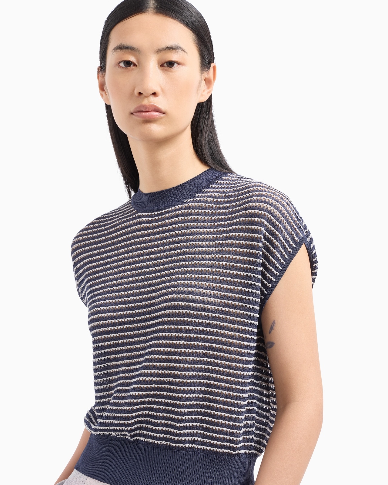 PERFORATED VISCOSE-BLEND SHORT-SLEEVED JUMPER - 5