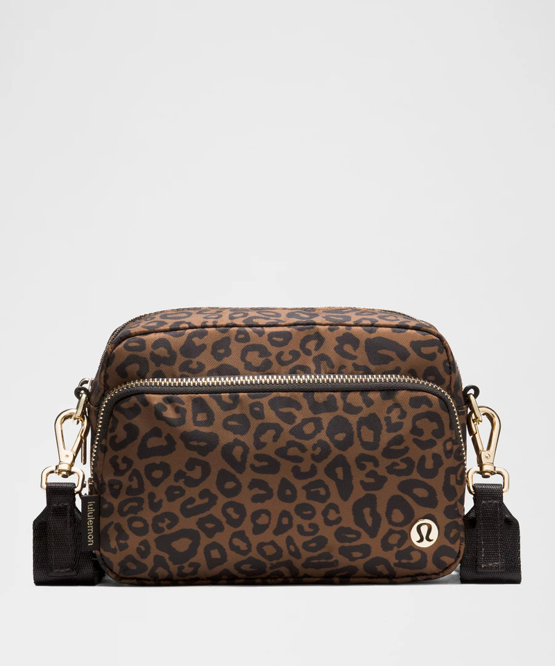 Everywhere Crossbody Bag 2L *Metal Hardware 1