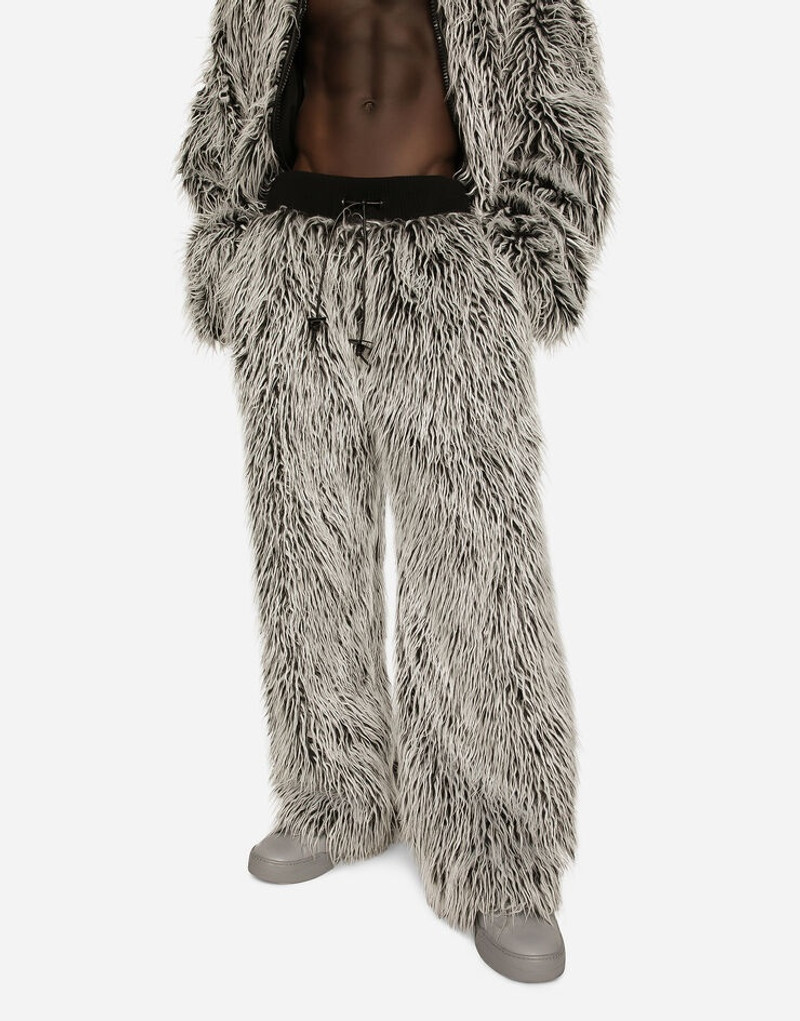 Faux fur jogging pants 4