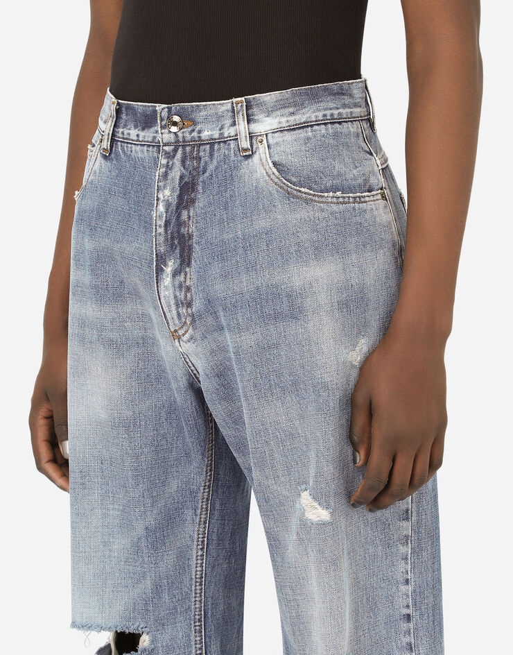 Oversize washed jeans with ripped knees - 4