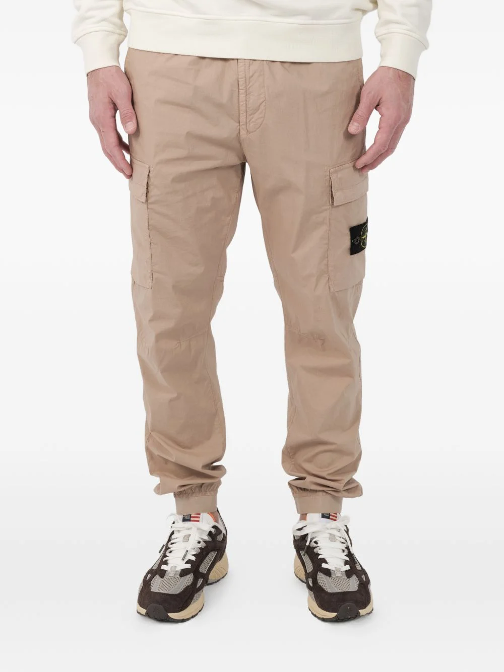 Compass-badge cargo trousers - 1