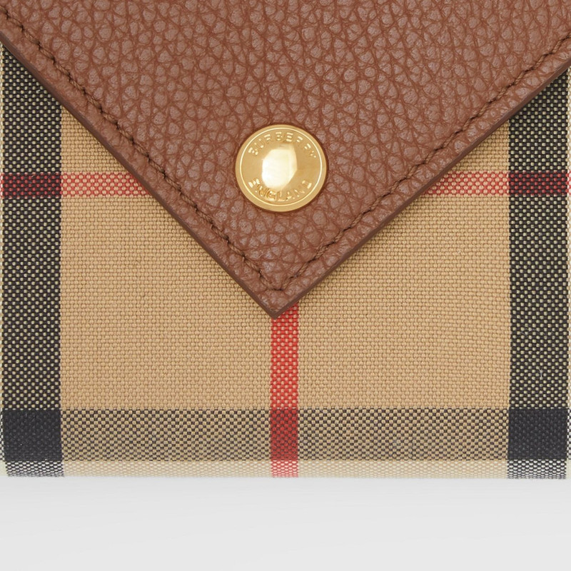 Burberry Vintage Check and Grainy Leather Folding Wallet outlook