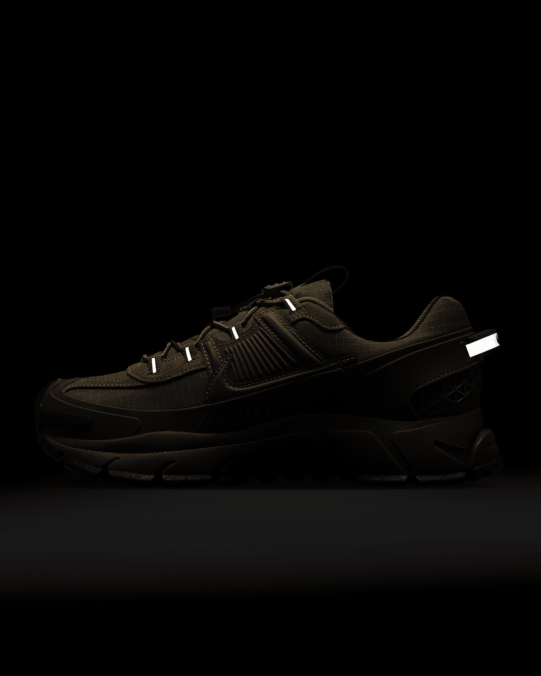 【NIKE】Nike Zoom Vomero Roam Women's Winterized Shoes Nike Women's Zoom Vomero Roam Winterized Shoes 'Flax