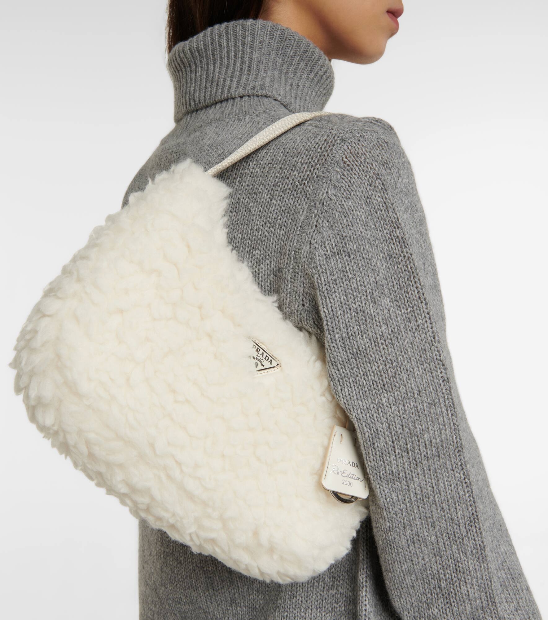 Re-Edition 2000 Mini shearling shoulder bag - 2
