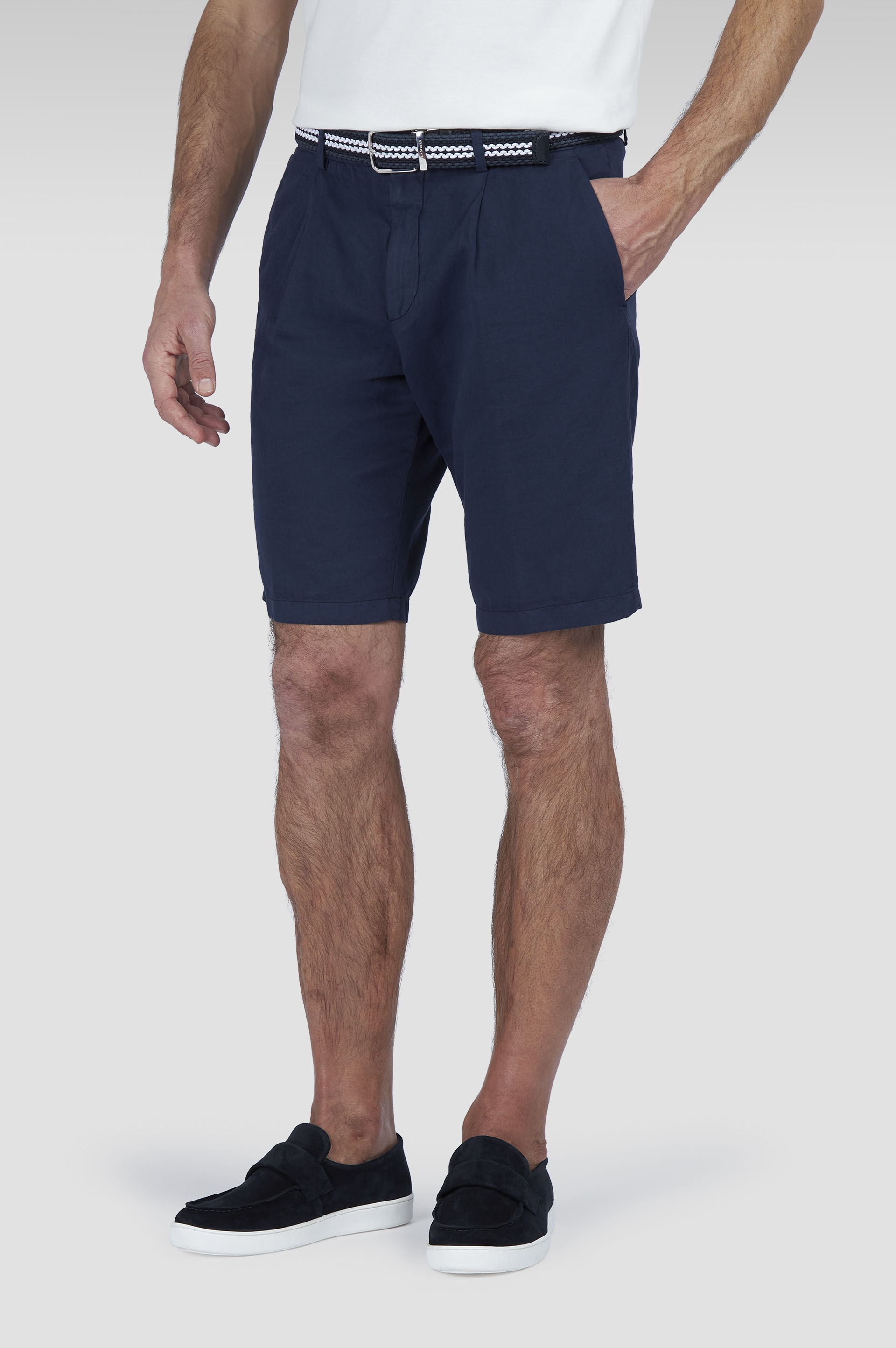 LINEN AND COTTON BERMUDA WITH PLEATS - 6