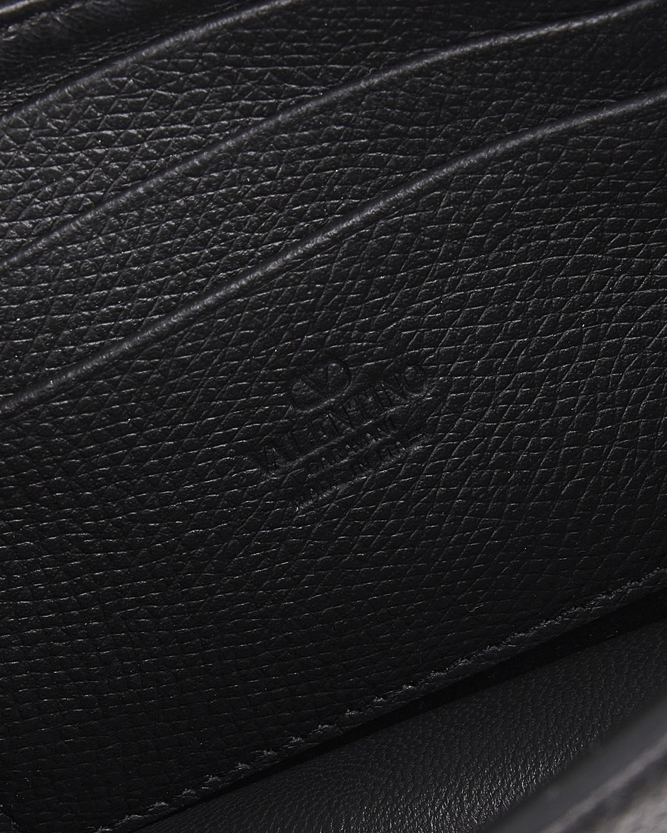 V Logo Signature Wallet With Strap - 6