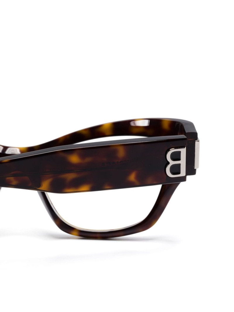 cat-eye glasses 3