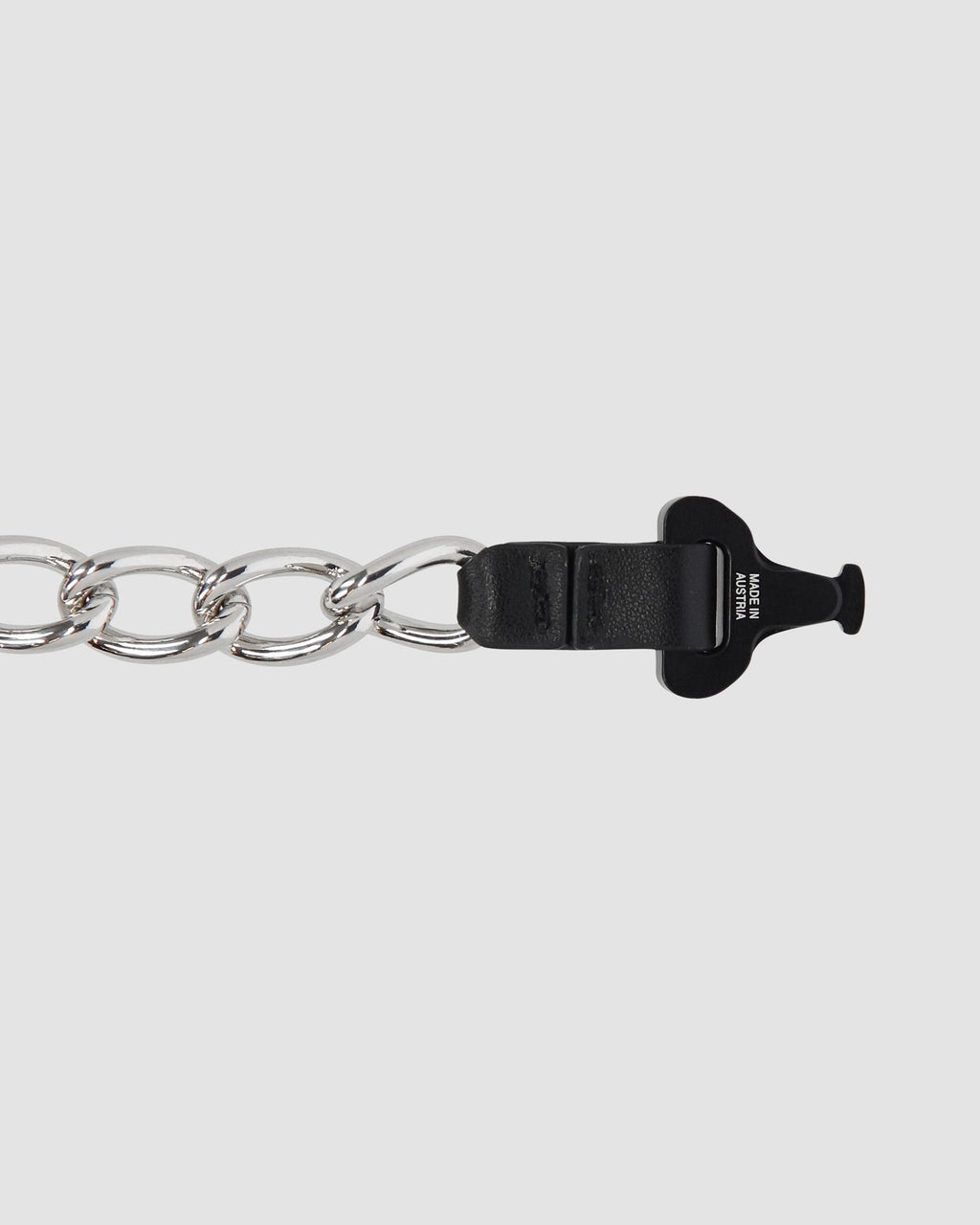 CHAIN NECKLACE W LEATHER DETAILS - 4