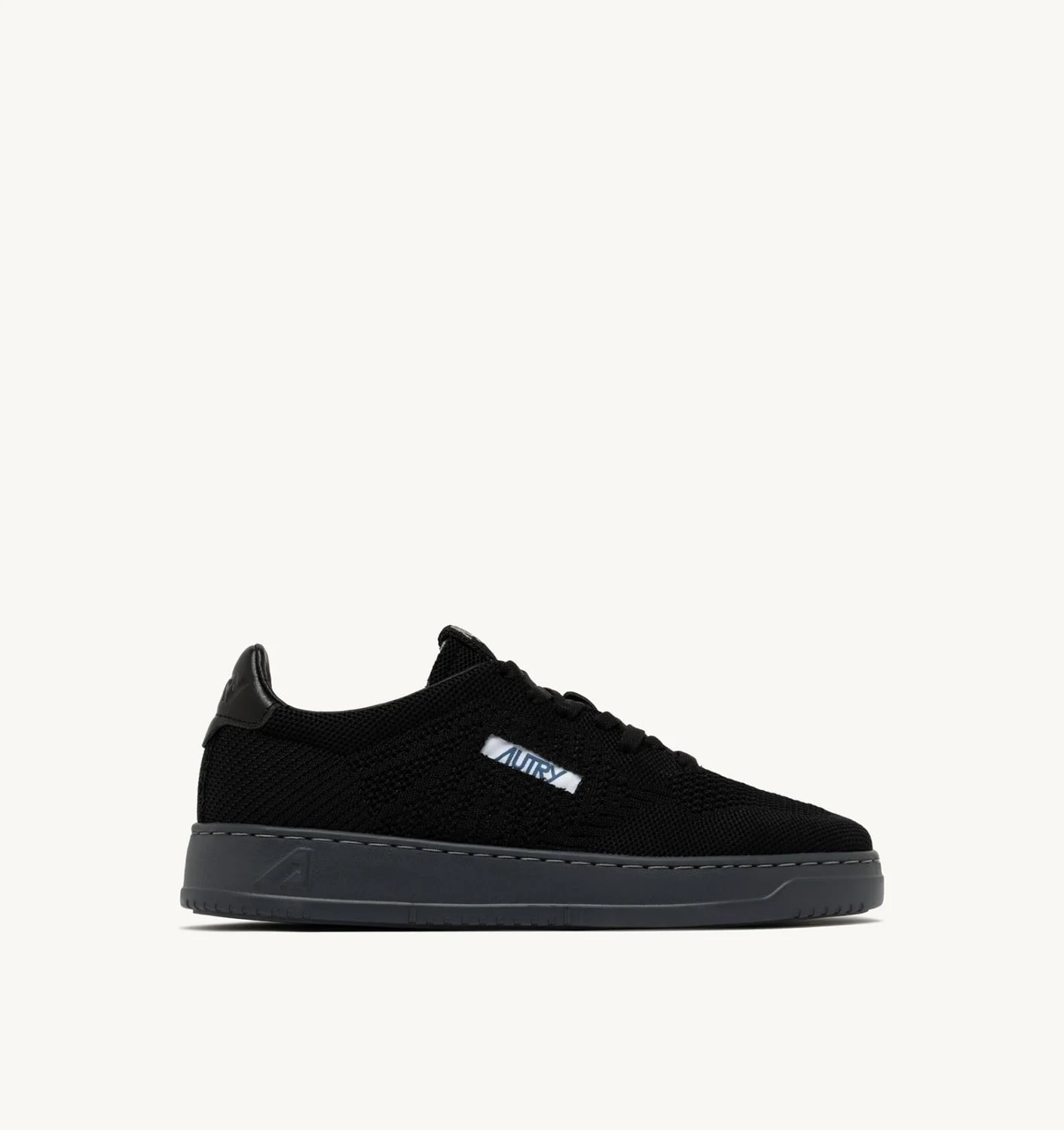MEDALIST EASEKNIT LOW SNEAKERS IN BLACK KNIT - 1