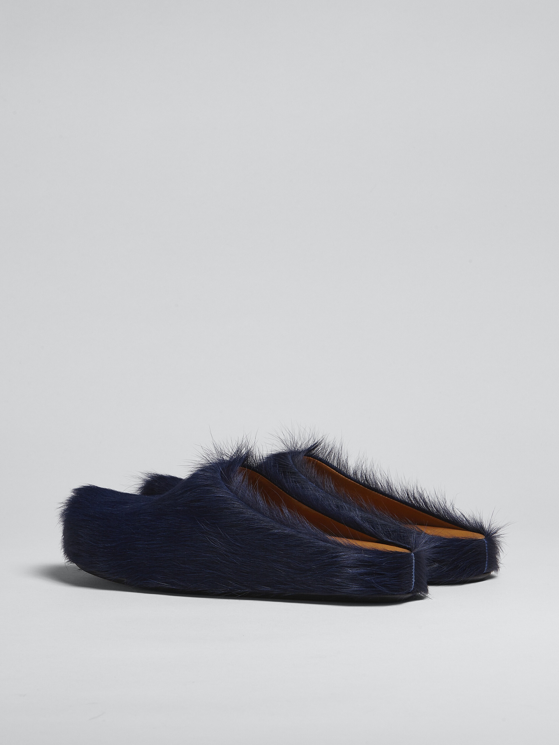 BLUE LONG HAIR CALFSKIN FUSSBETT SABOT - 3