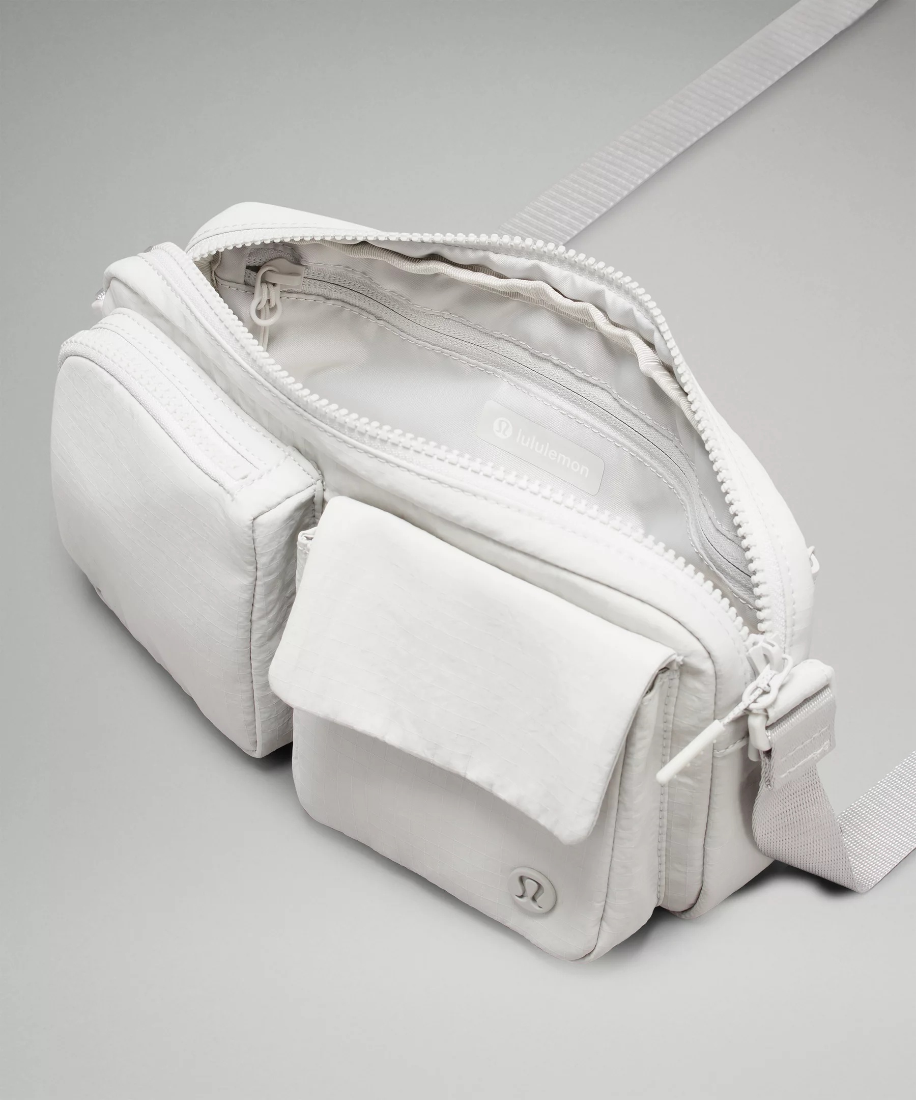 Multi-Pocket Crossbody Bag 2.5L - 4