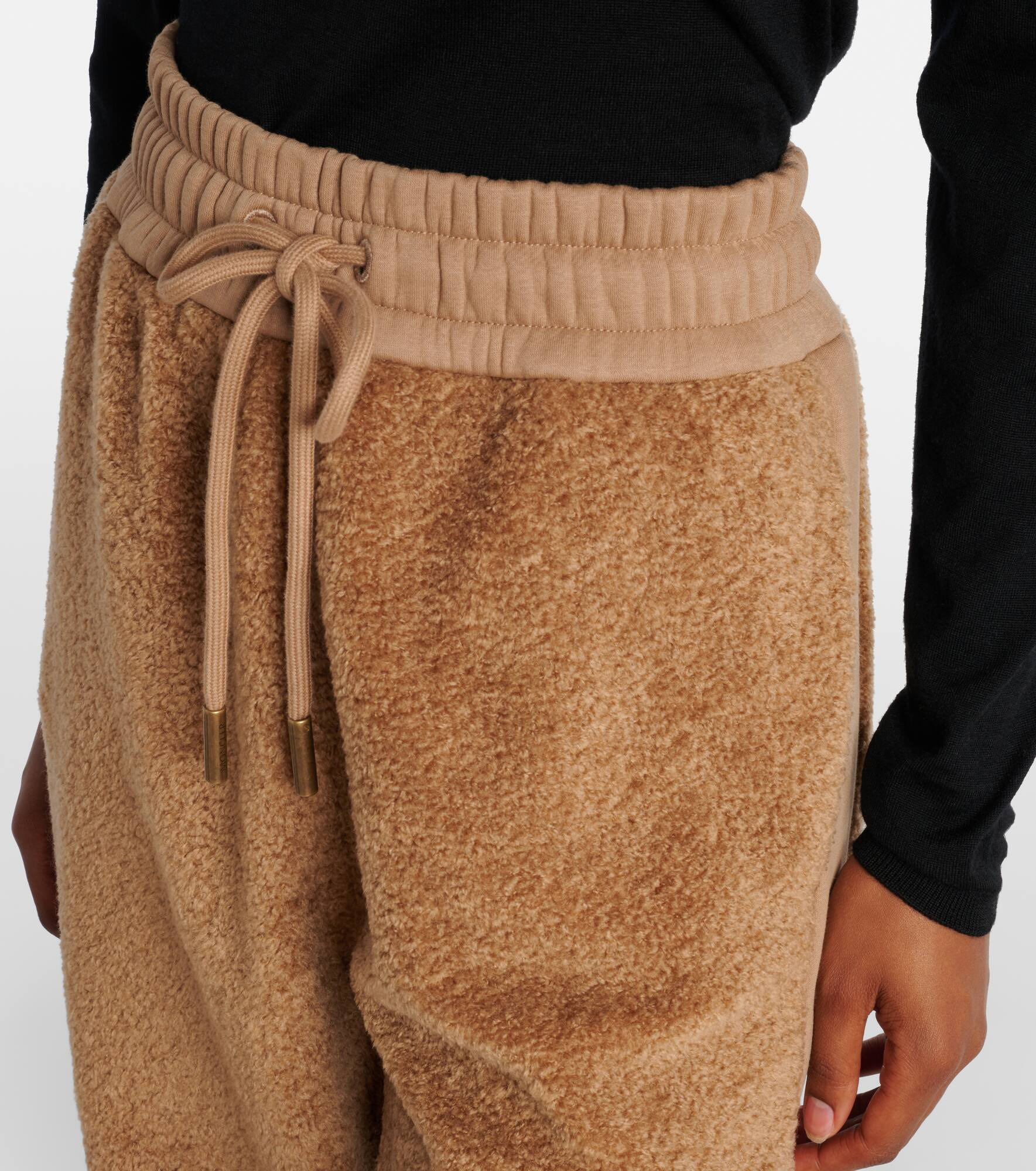 Faux fur sweatpants - 4