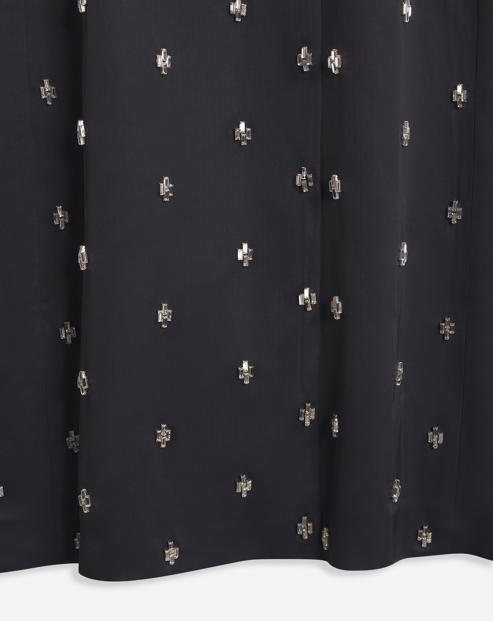 SLEEVELESS V NECK WRAP DRESS IN SATIN - 5