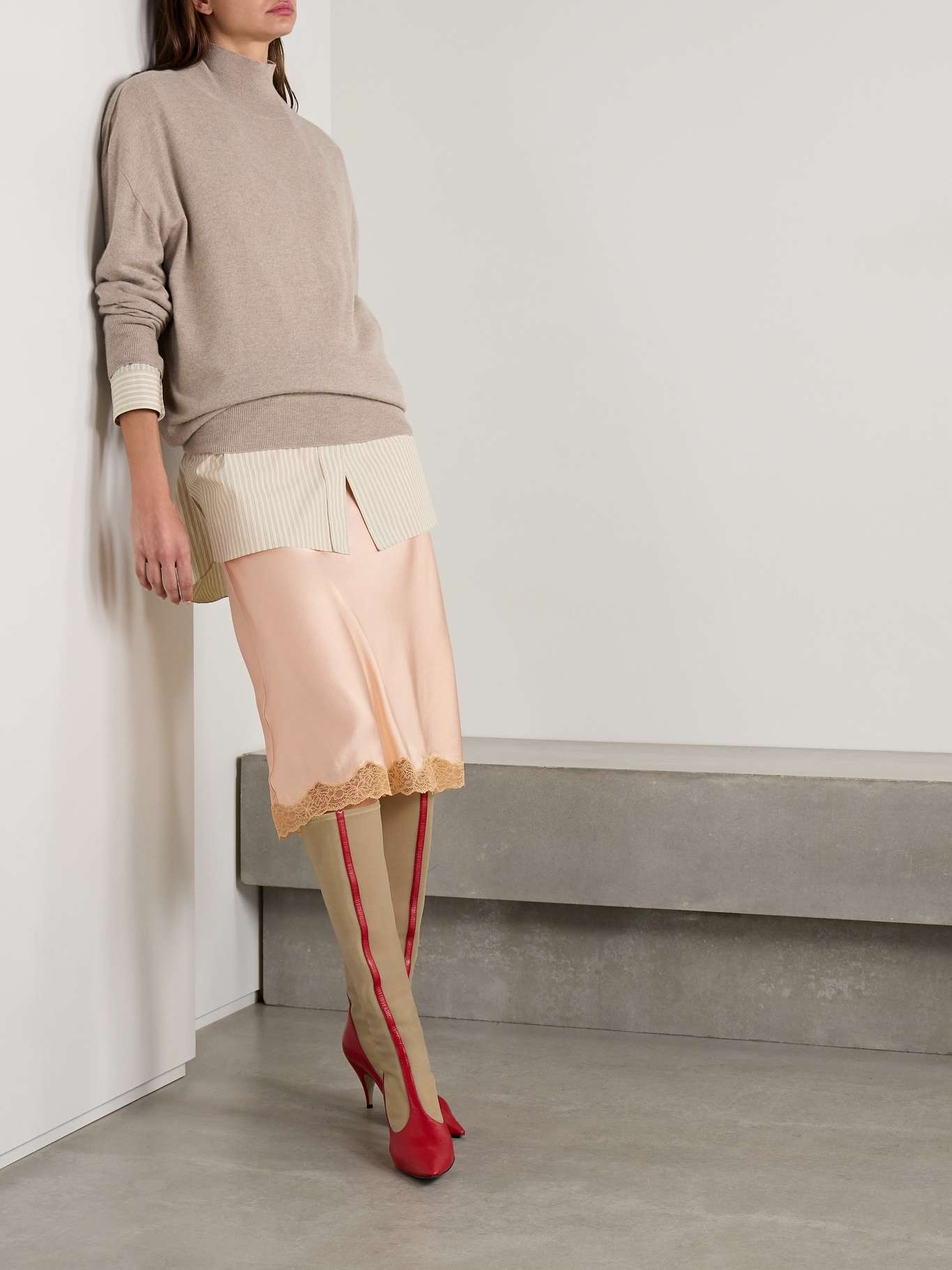 Irene lace-trimmed silk-charmeuse skirt Blush - 2