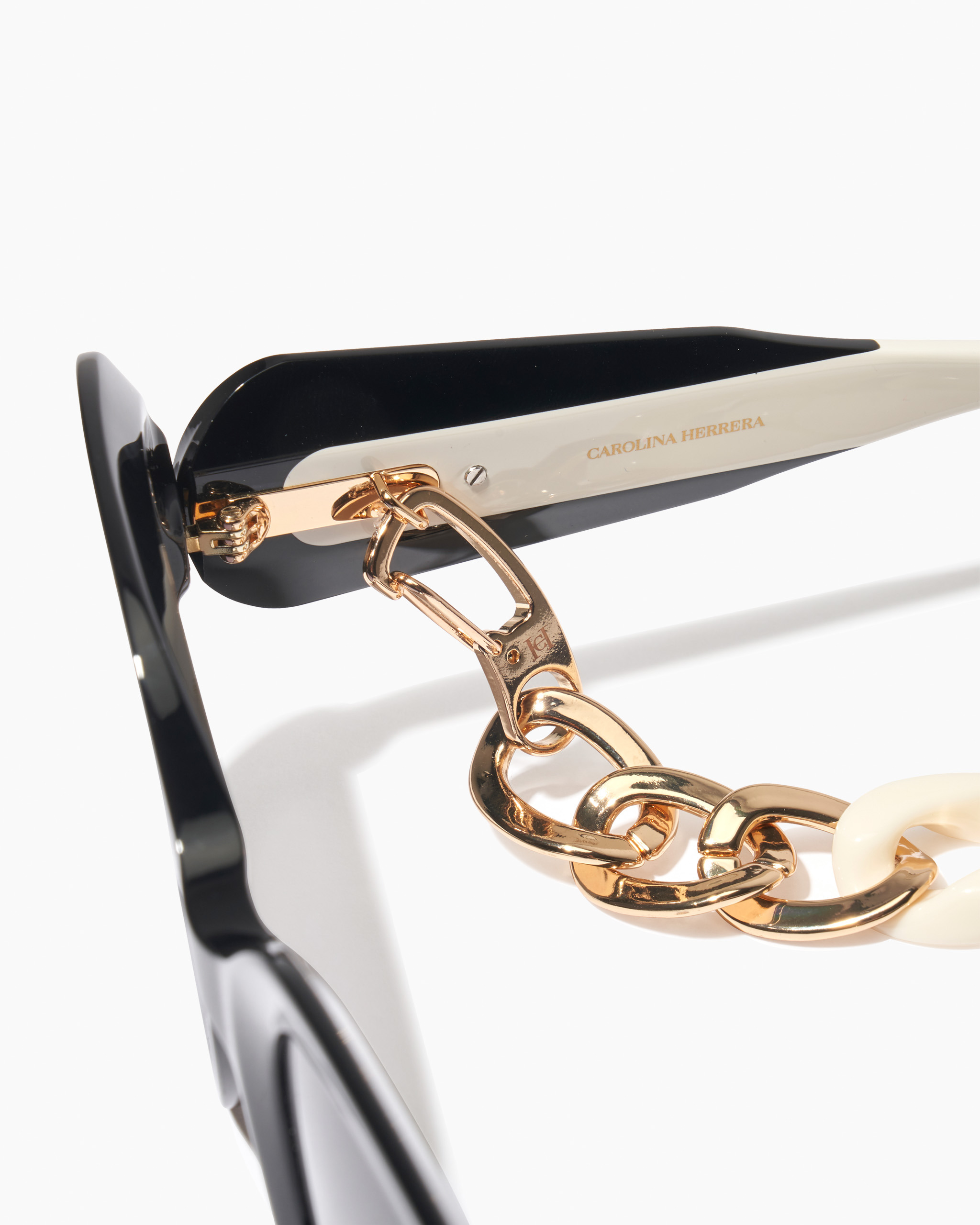 Oversized Sunglasses With Chain - 6