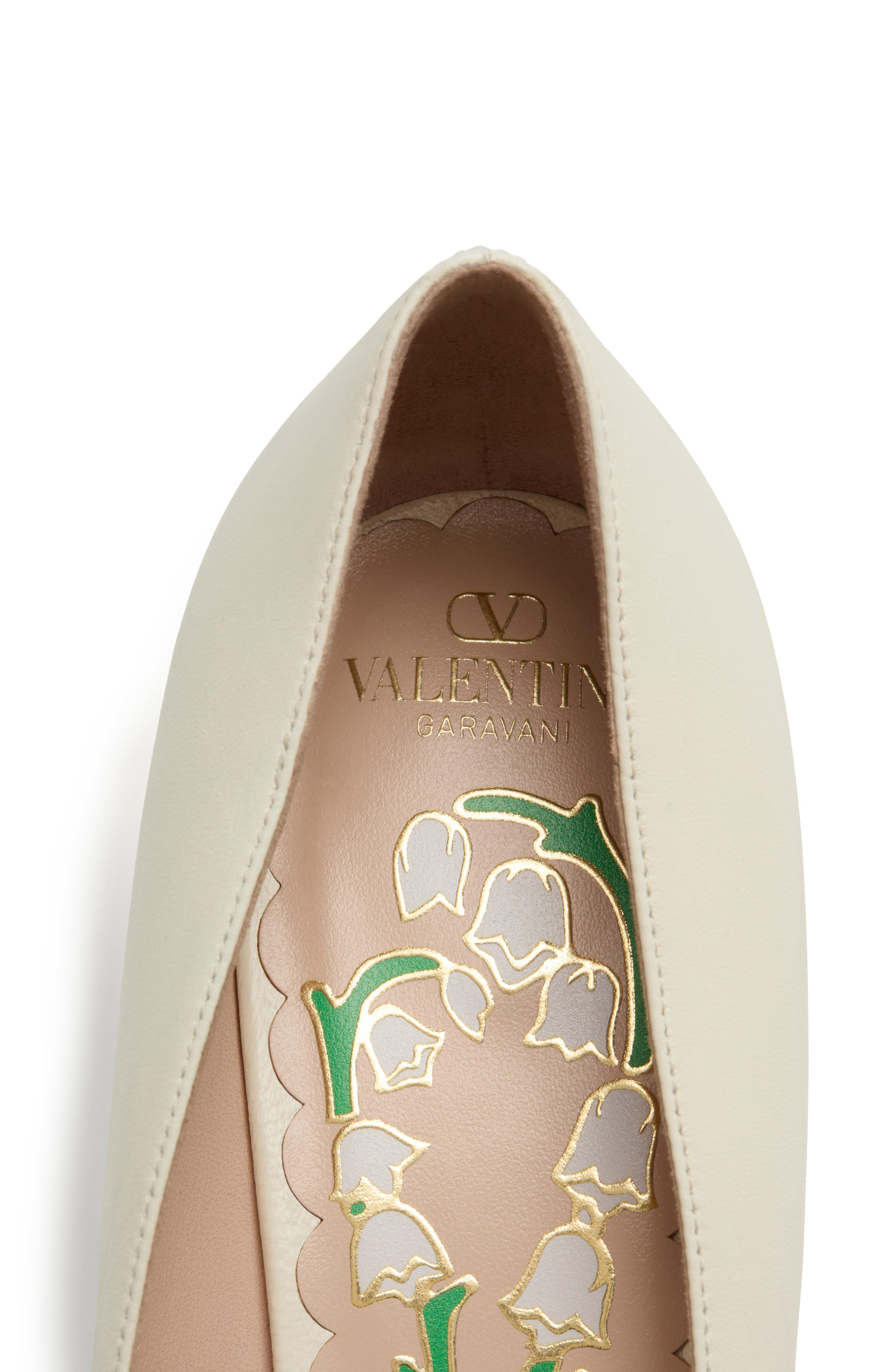 Valentino Garavani Bowow Pump in Ivory at Nordstrom - 9