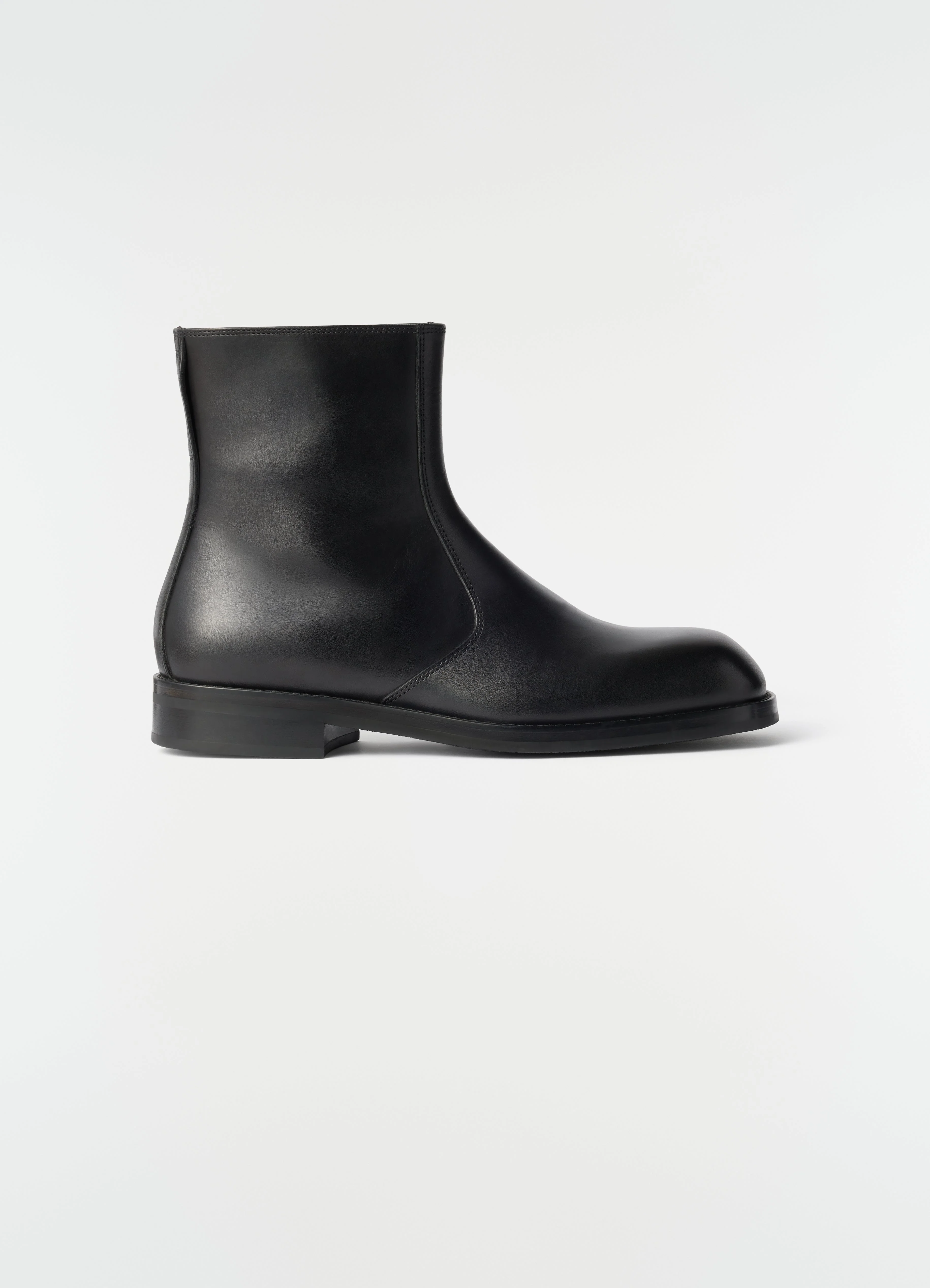 ZIPPED ANKLE BOOTS IN SHINY LEATHER - 1