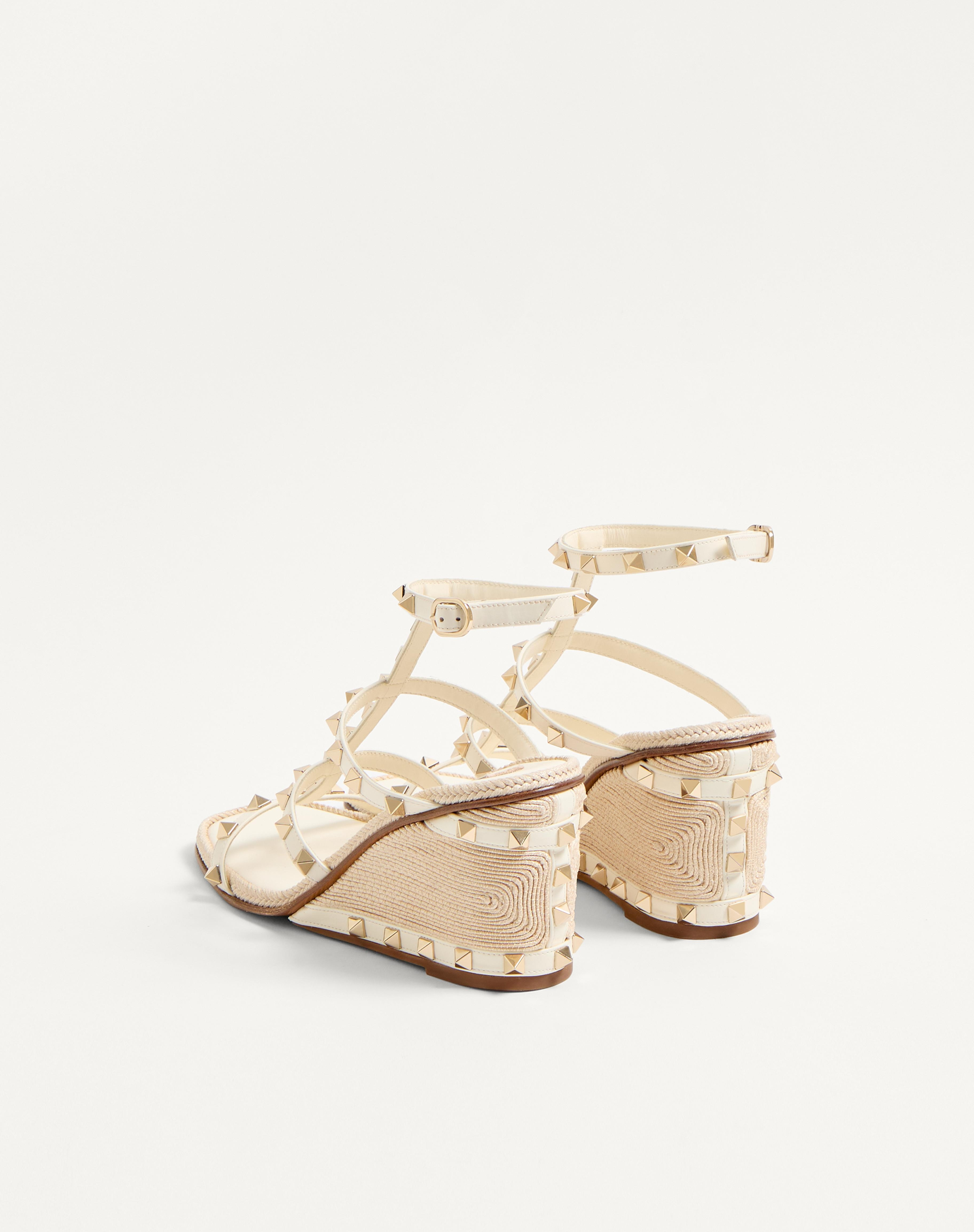 ROCKSTUD WEDGE SANDAL IN CALFSKIN WITH CORNELY EMBROIDERY 80MM - 5