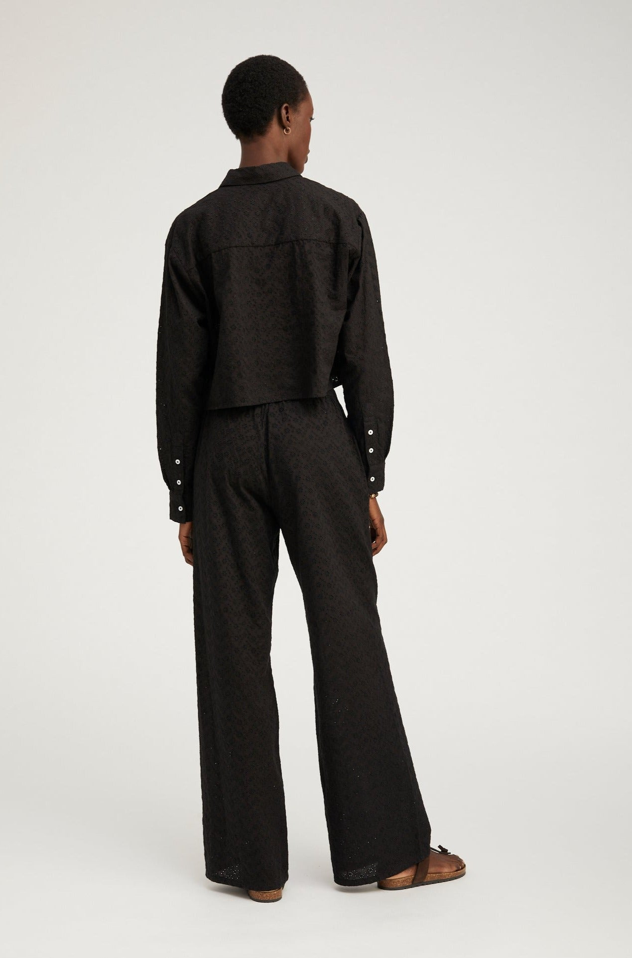 BLACK EYELET CROPPED BUTTON DOWN - 4