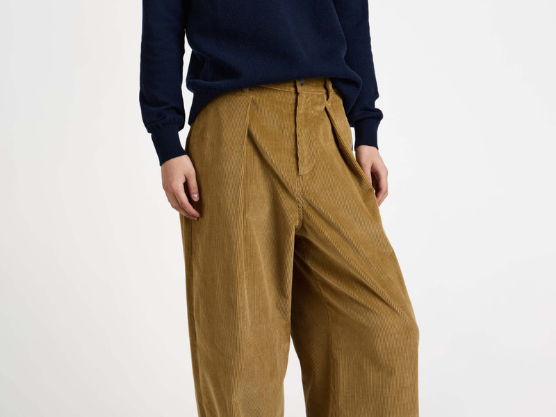 SINGLE PLEAT TROUSERS IN BISCUIT 7