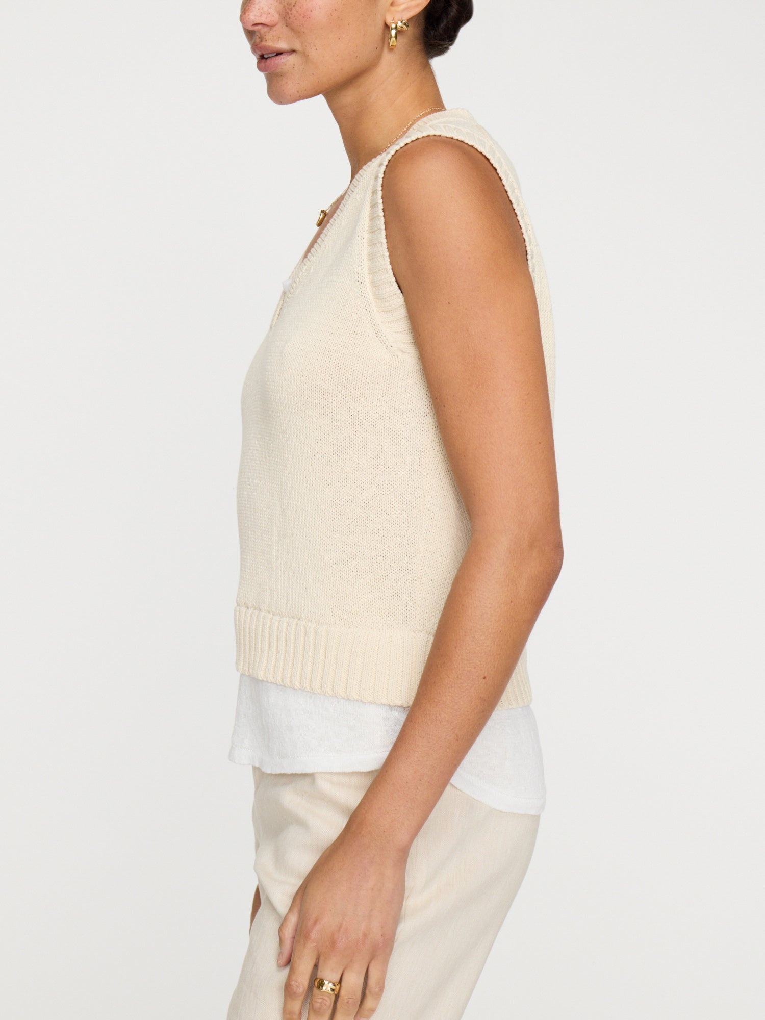 The Hugo Sleeveless Looker - 5