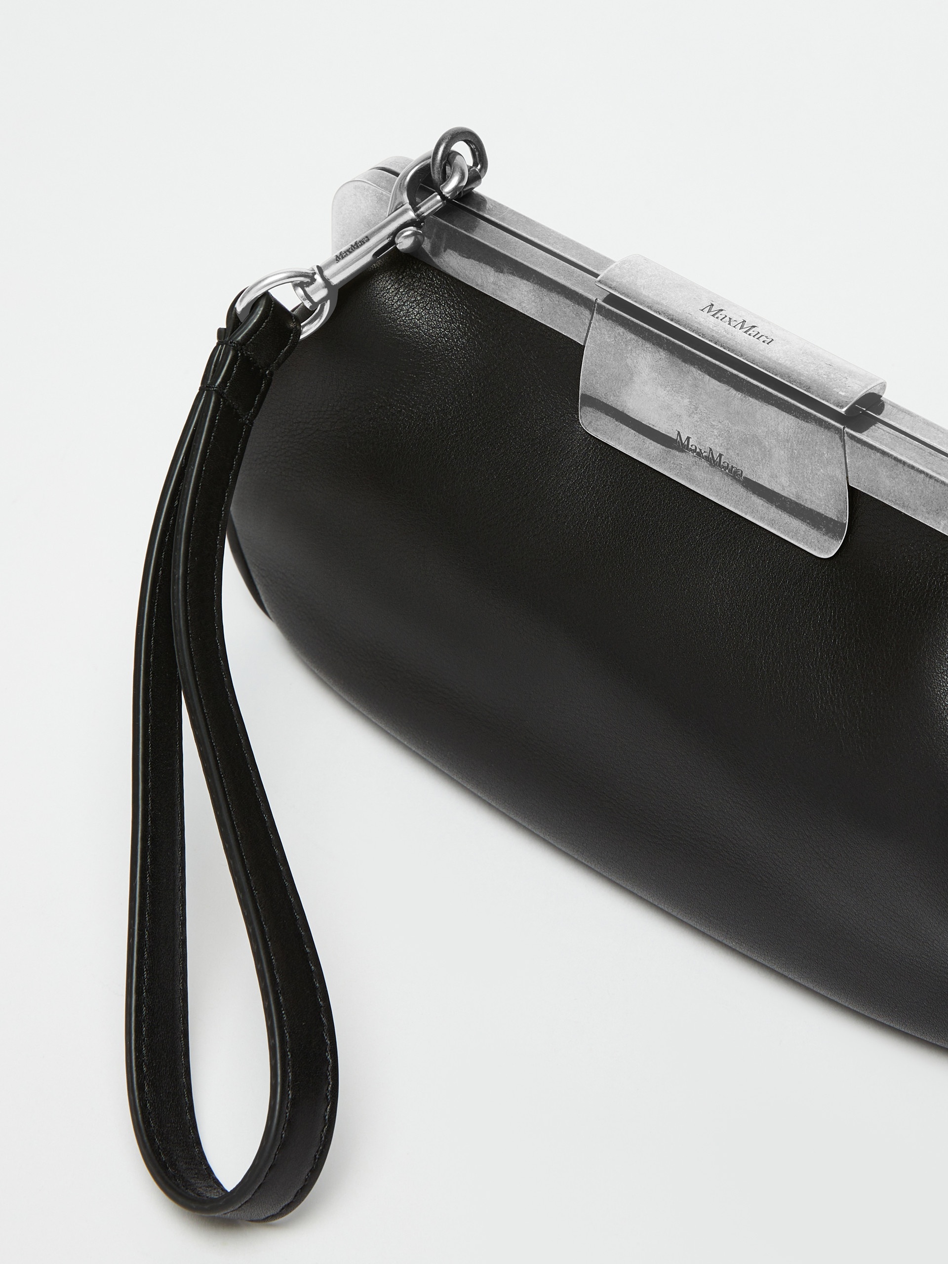 【Max Mara】CLASPS EXTRA-SMALL LEATHER CLUTCH BAG MAX MARA Small Clasp Leather Clutch Max Mara