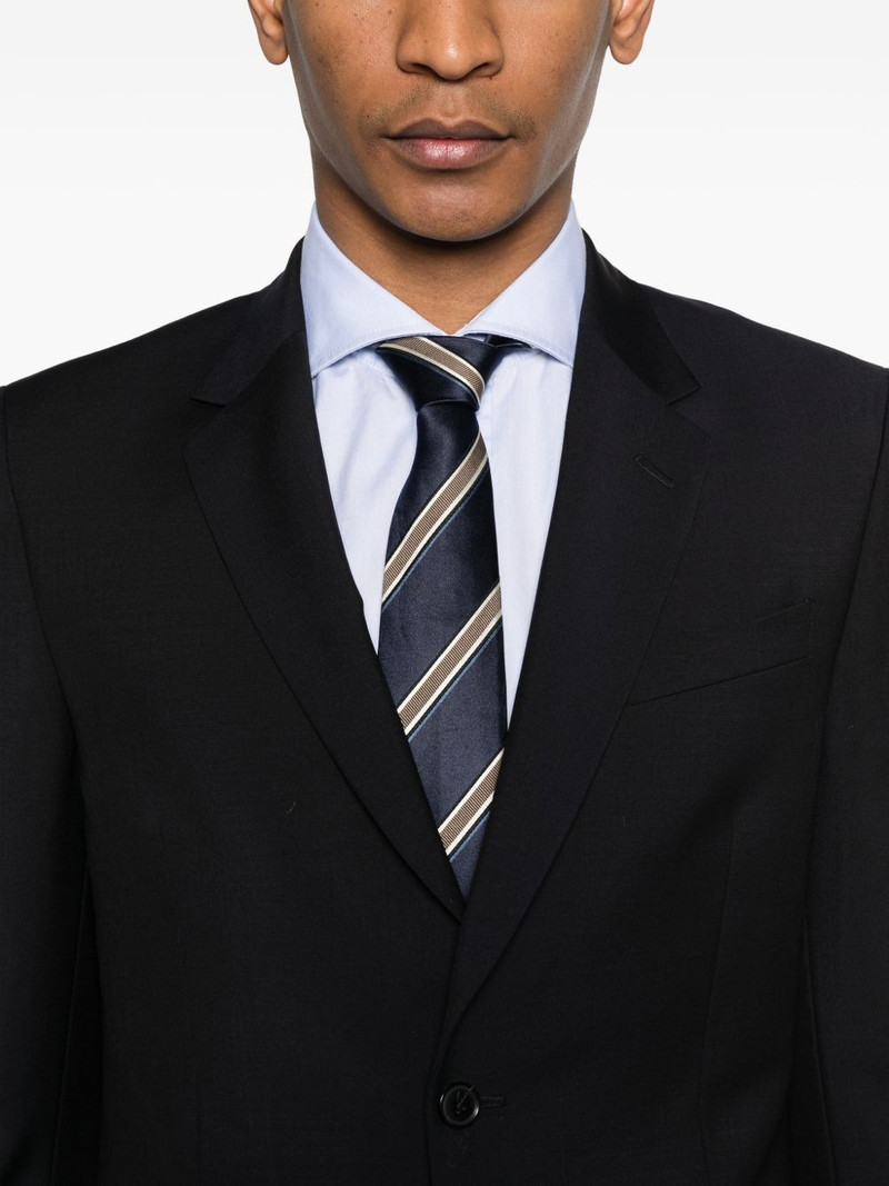 flap-pocket suit 4