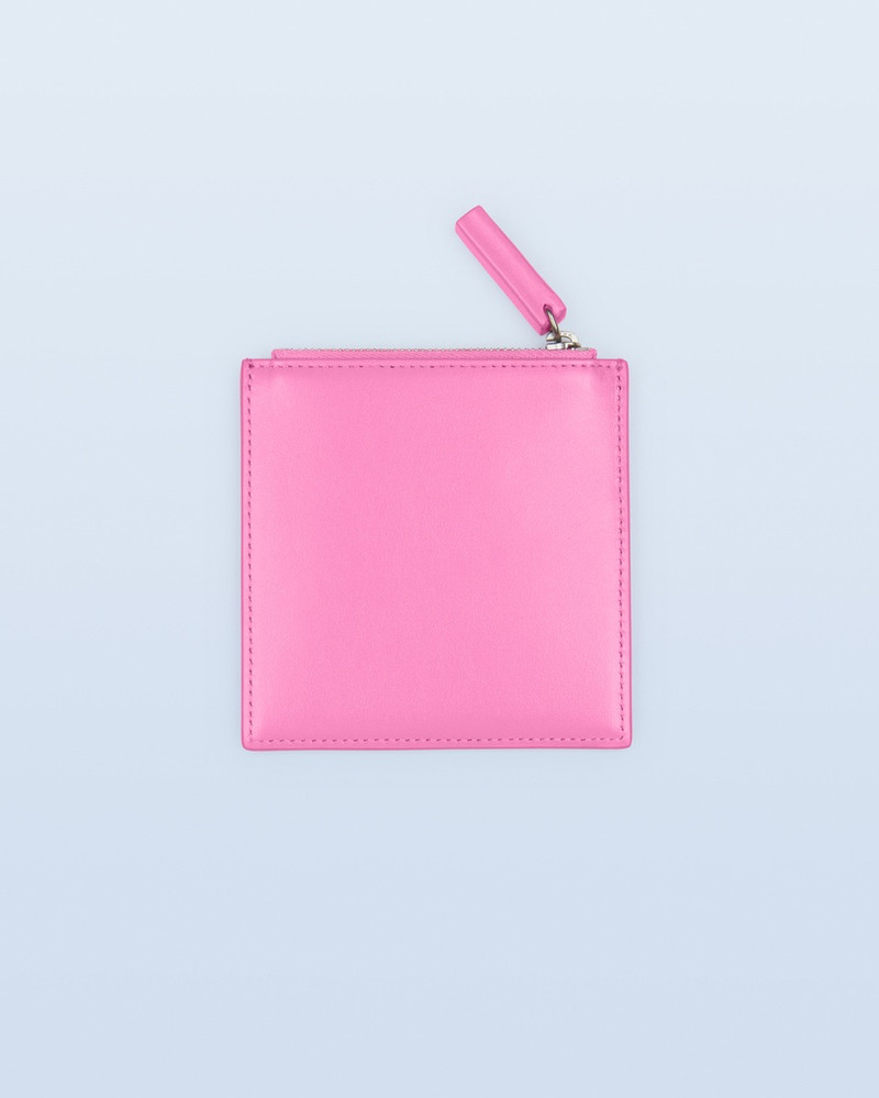 JACQUEMUS Le Carré outlook