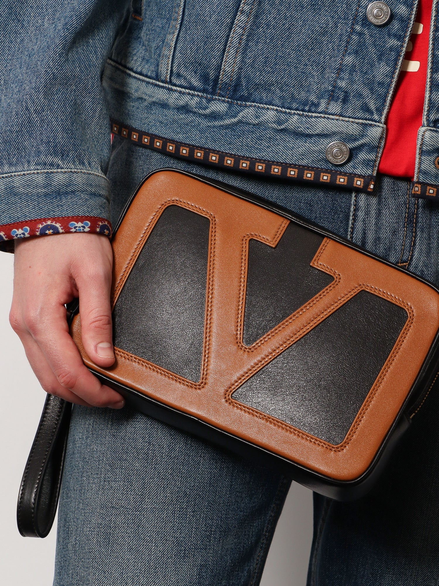 VALENTINO GARAVANI VIVA SUPERSTAR LEATHER CLUTCH - 2