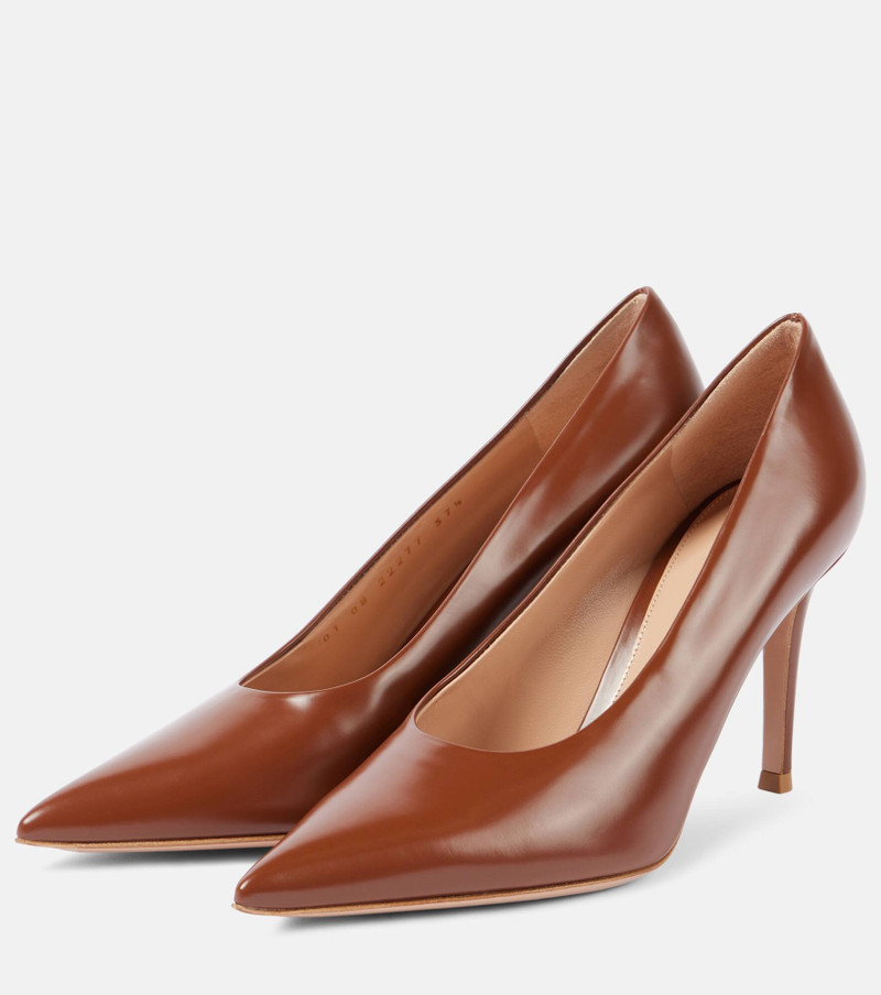 pointed-toe 가죽 펌프 5