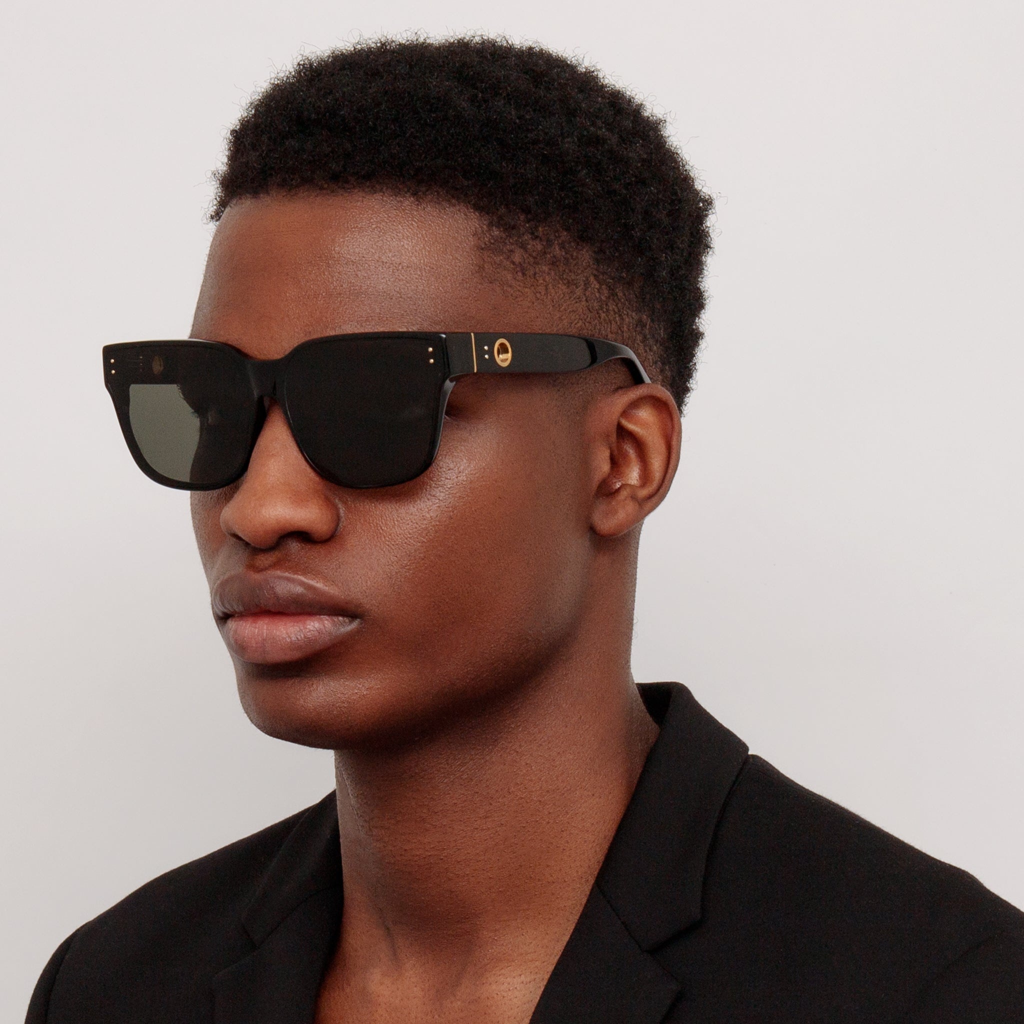 Rui Oversize Sunglasses in Black - 4