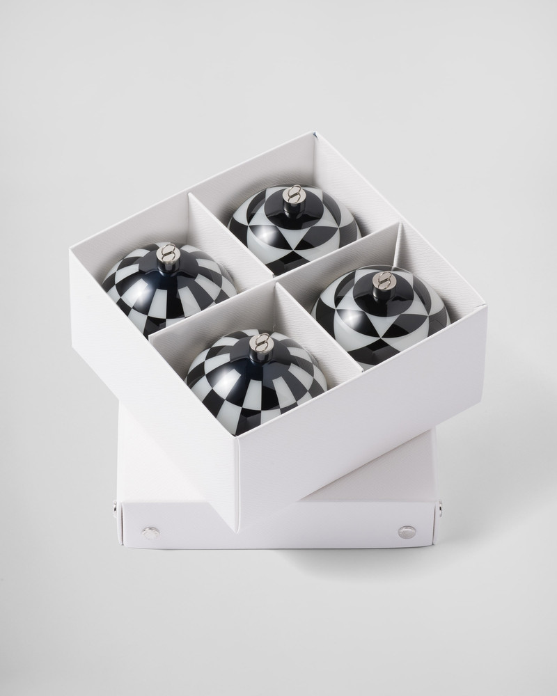 Glass Christmas ornament set 4