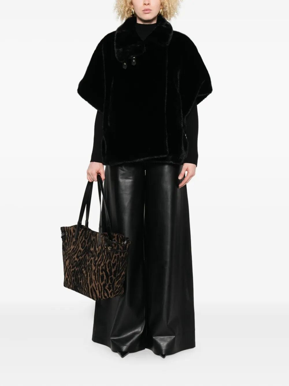 `Comodino` Faux Fur Cape - 2